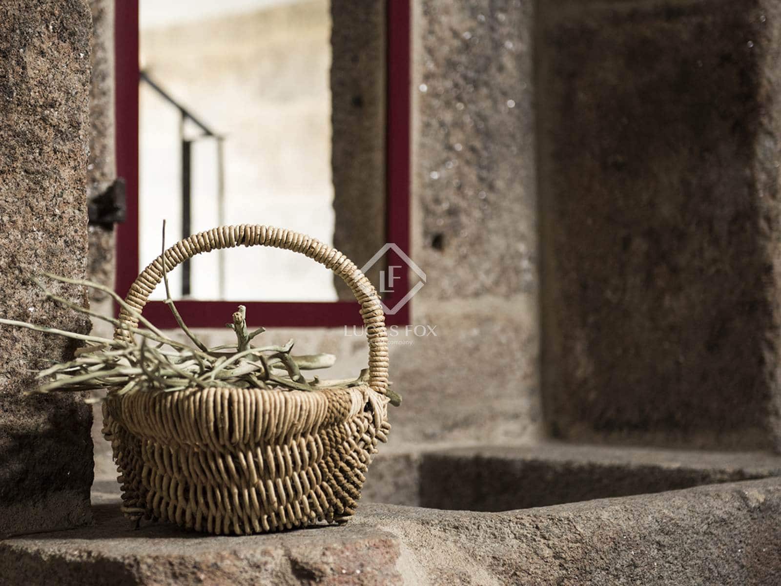 10 bedroom Villa for sale in A Caniza with pool garage - € 1,150,000 (Ref: 9388176)