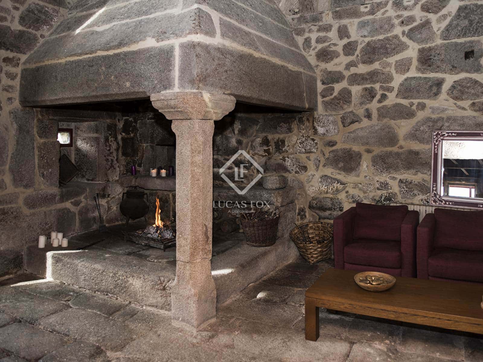 10 bedroom Villa for sale in A Caniza with pool garage - € 1,150,000 (Ref: 9388176)