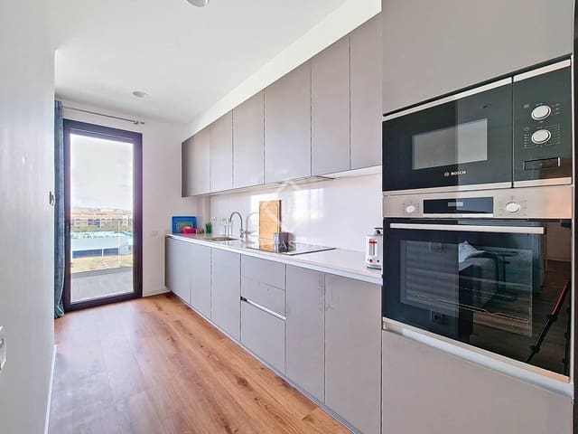 2 bedroom Apartment for rent in Vilanova i la Geltrú with pool garage - € 1,650 (Ref: 9388177)