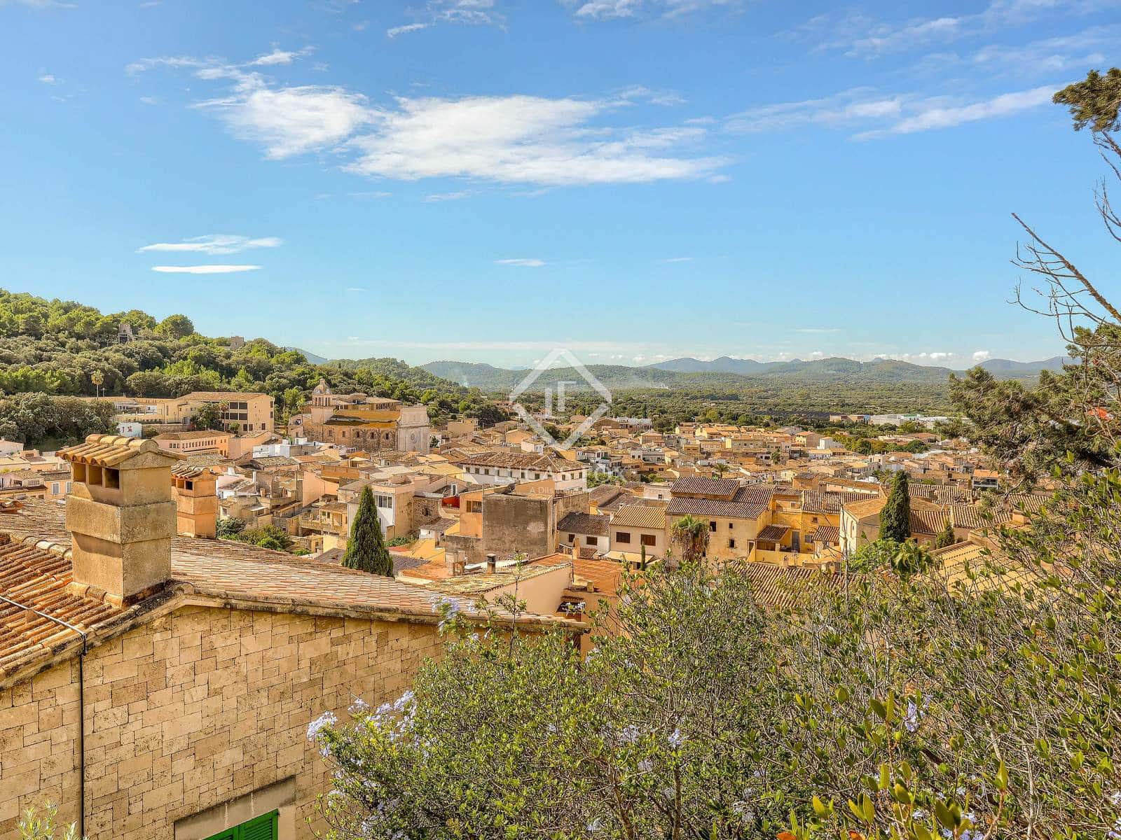 Commercieel te koop in Capdepera - € 1.300.000 (Ref: 9388447)