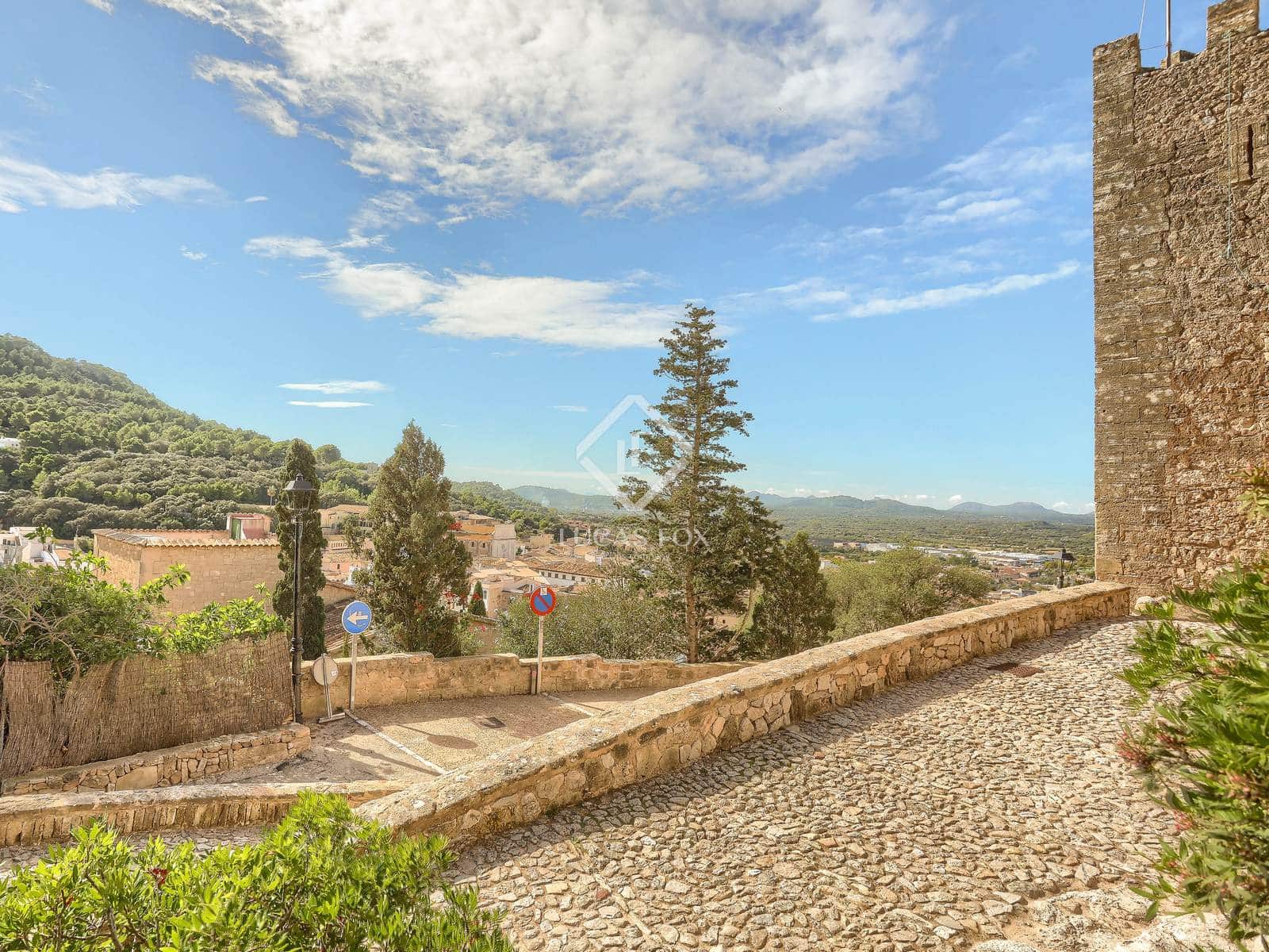 Commercieel te koop in Capdepera - € 1.300.000 (Ref: 9388447)