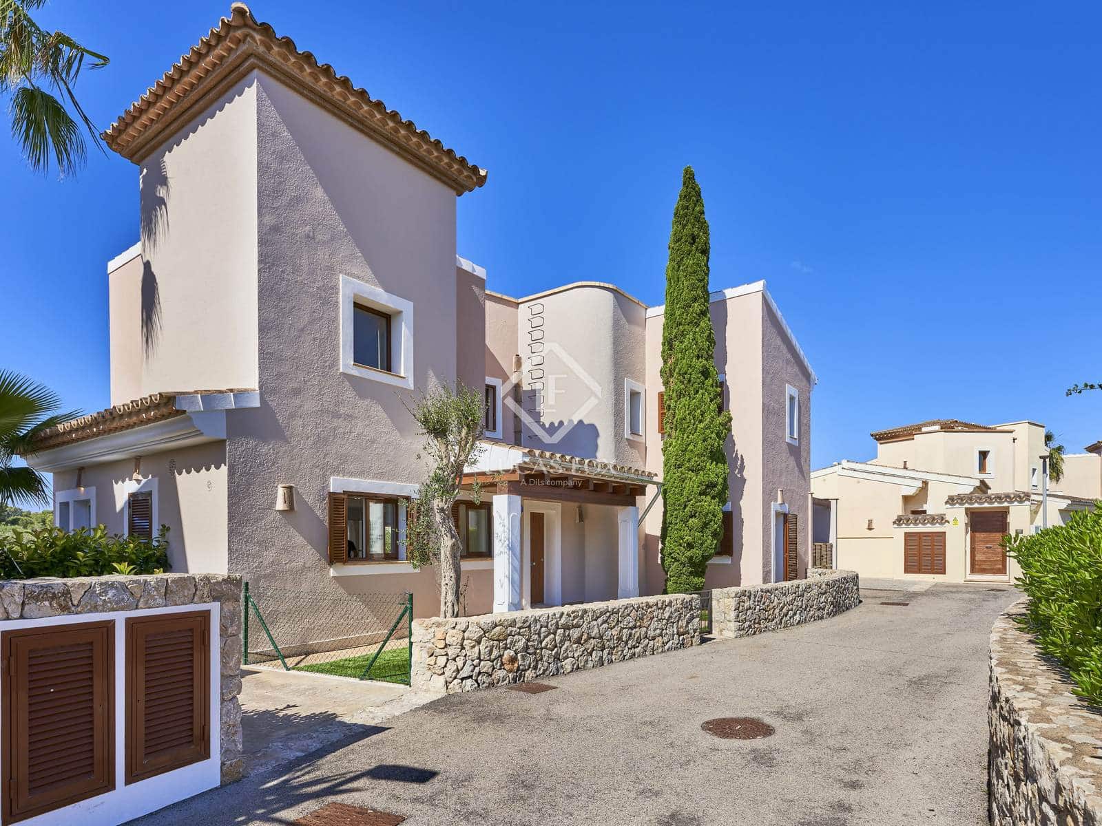 3 bedroom Villa for sale in Santa Ponsa with pool garage - € 1,750,000 (Ref: 9388448)