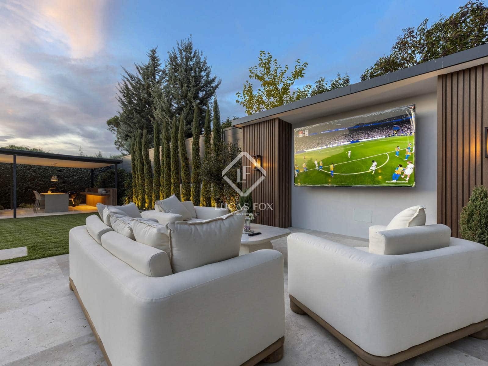 5 bedroom Villa for sale in Boadilla del Monte with pool garage - € 2,990,000 (Ref: 9388662)