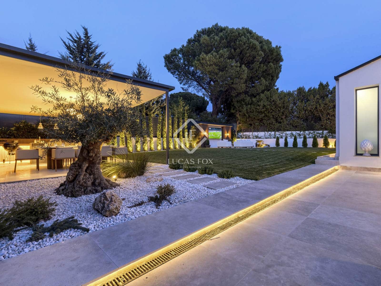 5 bedroom Villa for sale in Boadilla del Monte with pool garage - € 2,990,000 (Ref: 9388662)