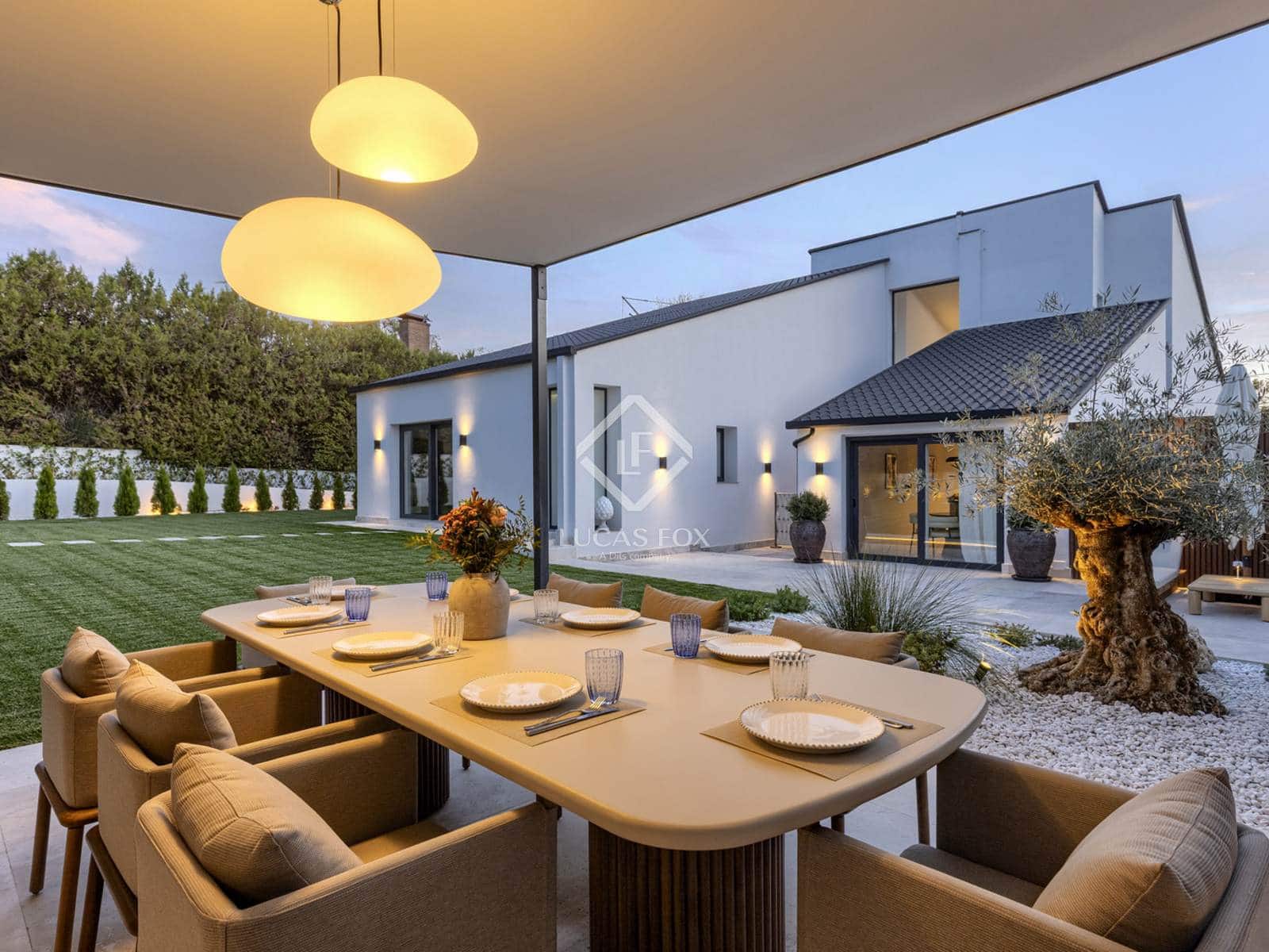 5 bedroom Villa for sale in Boadilla del Monte with pool garage - € 2,990,000 (Ref: 9388662)