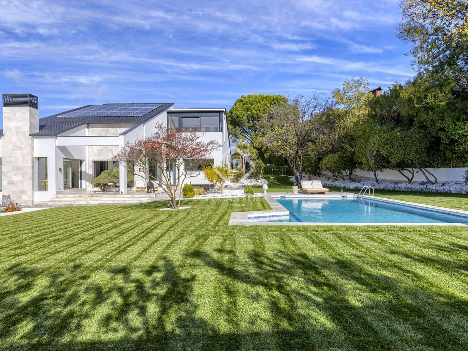 5 bedroom Villa for sale in Boadilla del Monte with pool garage - € 2,990,000 (Ref: 9388662)