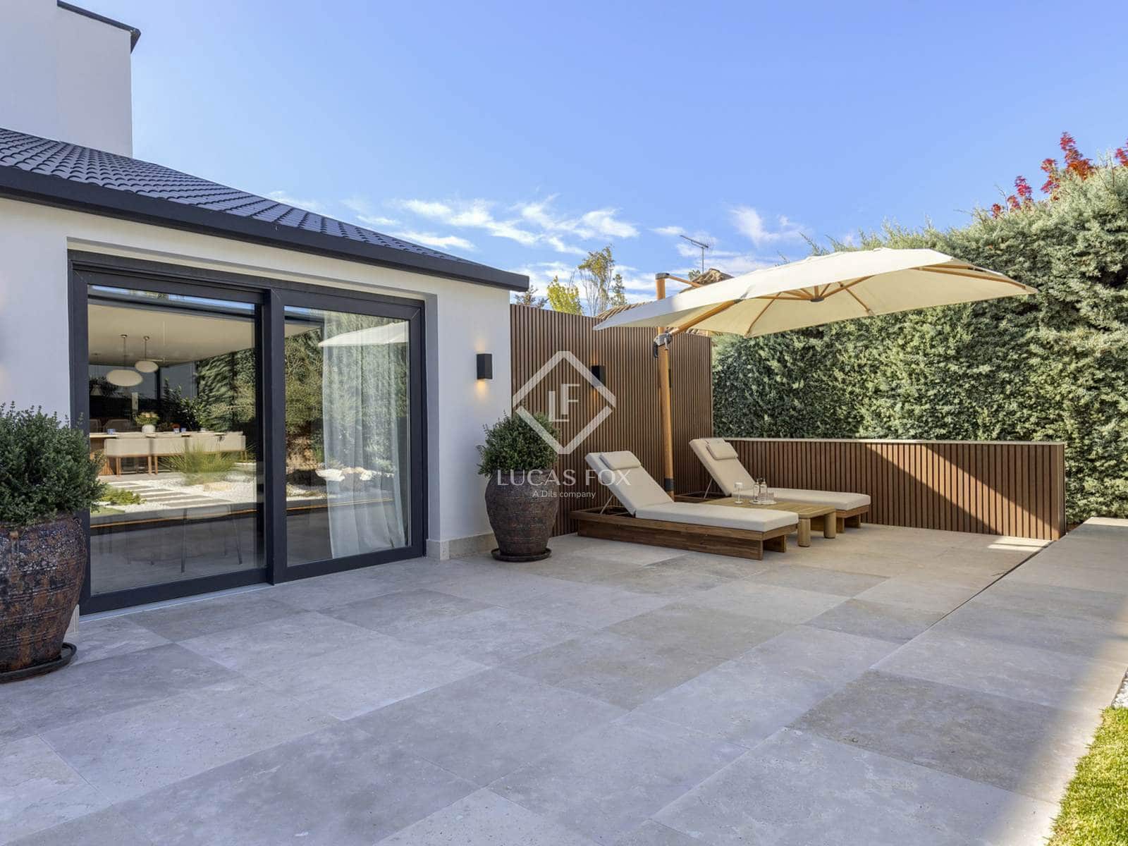 5 bedroom Villa for sale in Boadilla del Monte with pool garage - € 2,990,000 (Ref: 9388662)