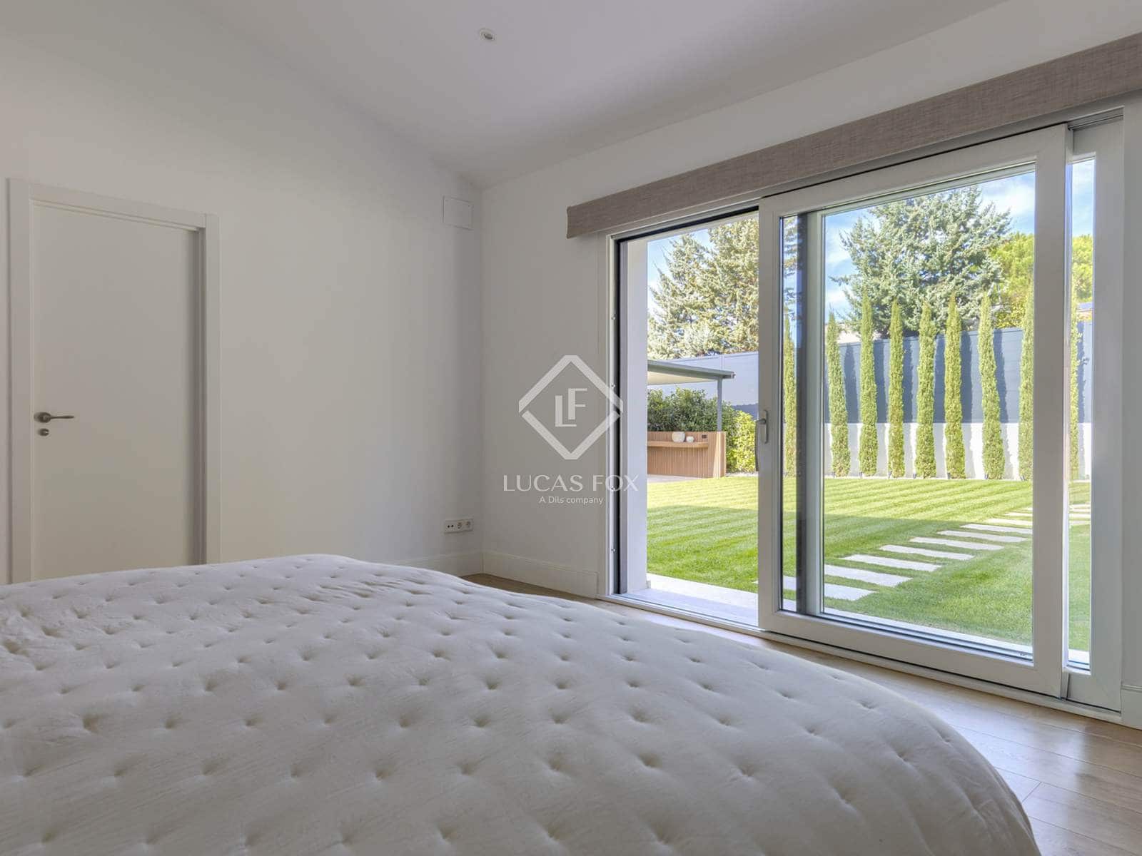 5 bedroom Villa for sale in Boadilla del Monte with pool garage - € 2,990,000 (Ref: 9388662)