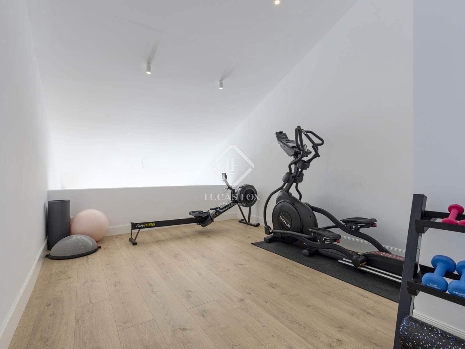 5 bedroom Villa for sale in Boadilla del Monte with pool garage - € 2,990,000 (Ref: 9388662)