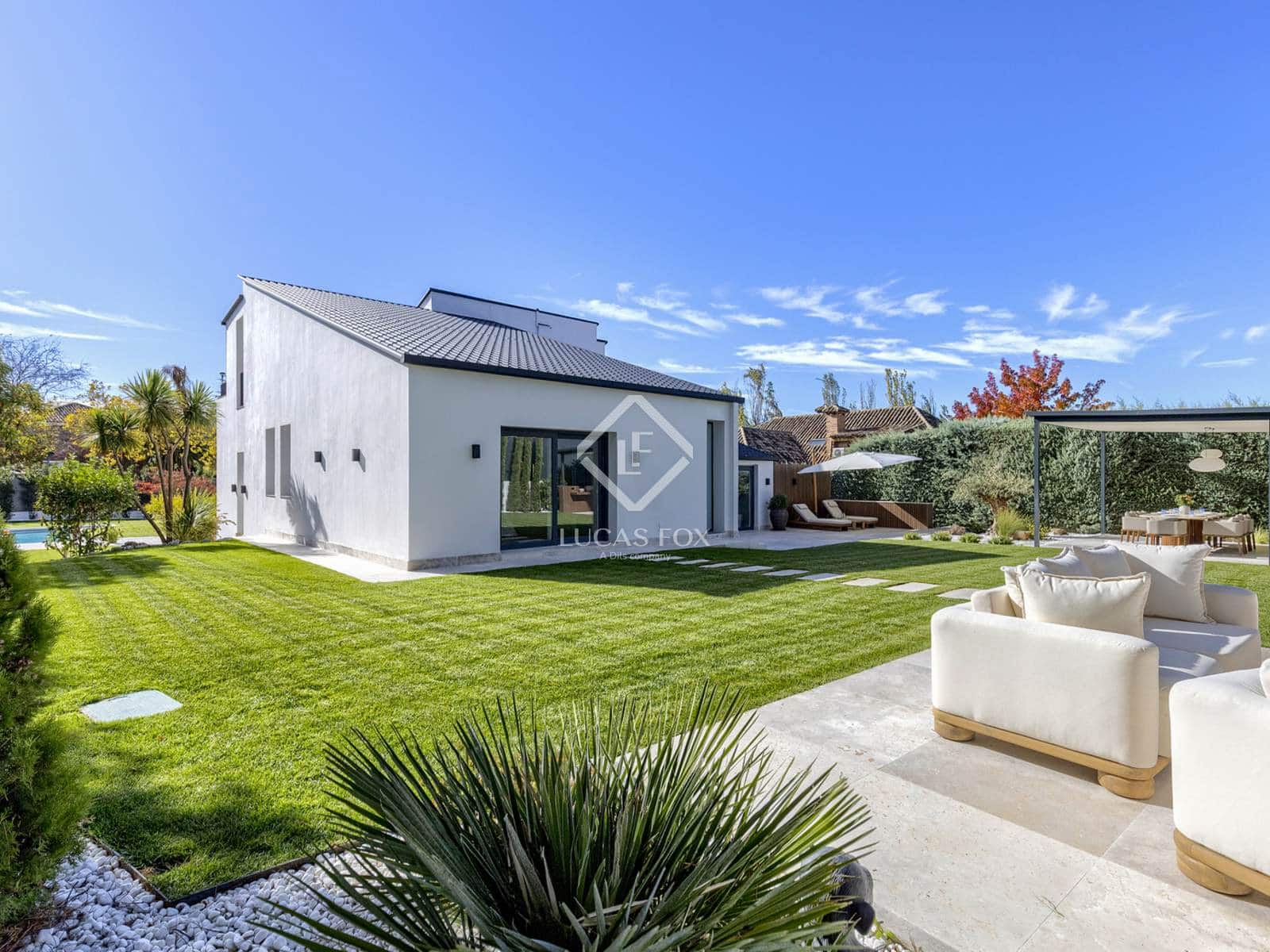 5 bedroom Villa for sale in Boadilla del Monte with pool garage - € 2,990,000 (Ref: 9388662)