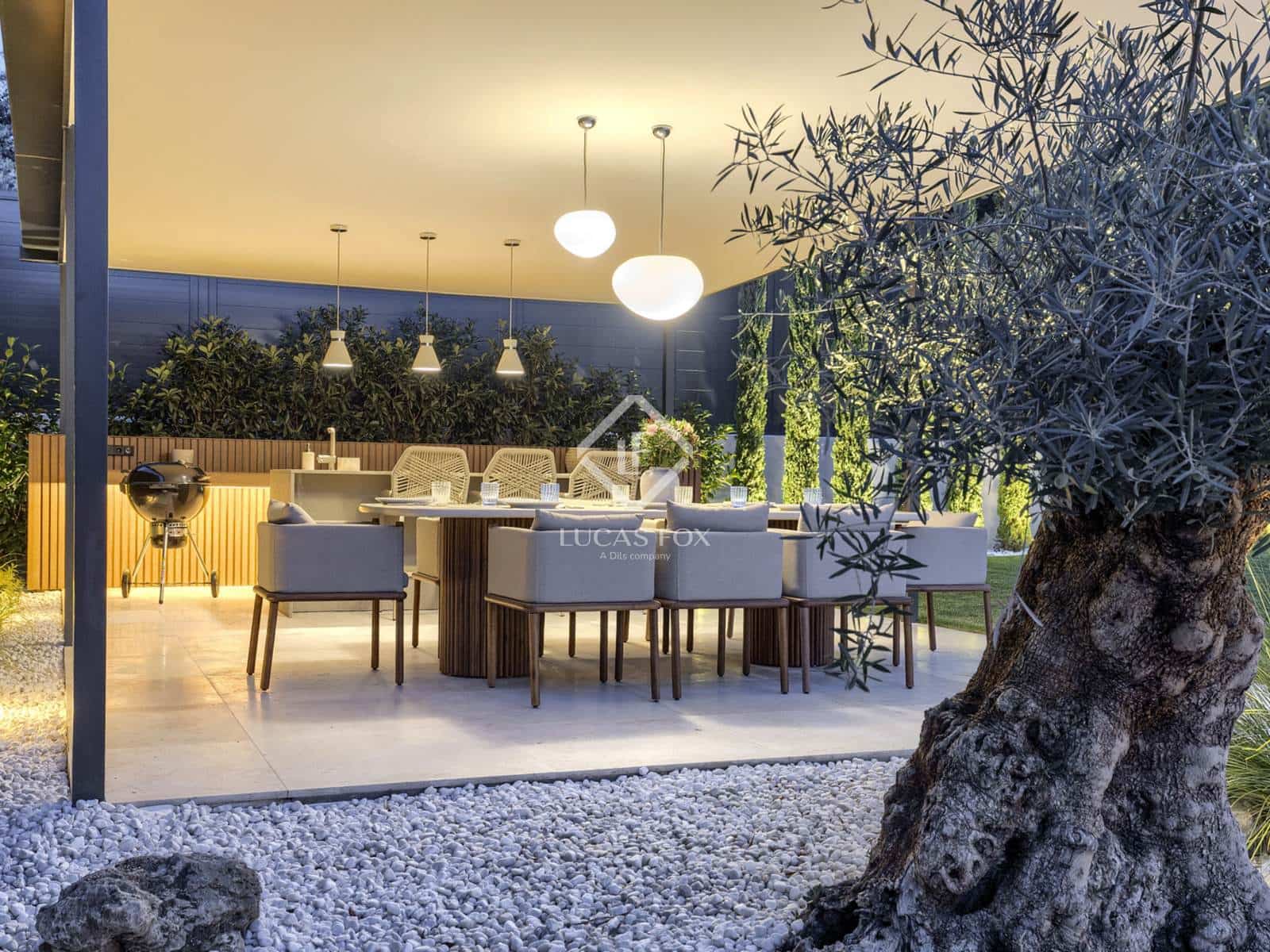 5 bedroom Villa for sale in Boadilla del Monte with pool garage - € 2,990,000 (Ref: 9388662)