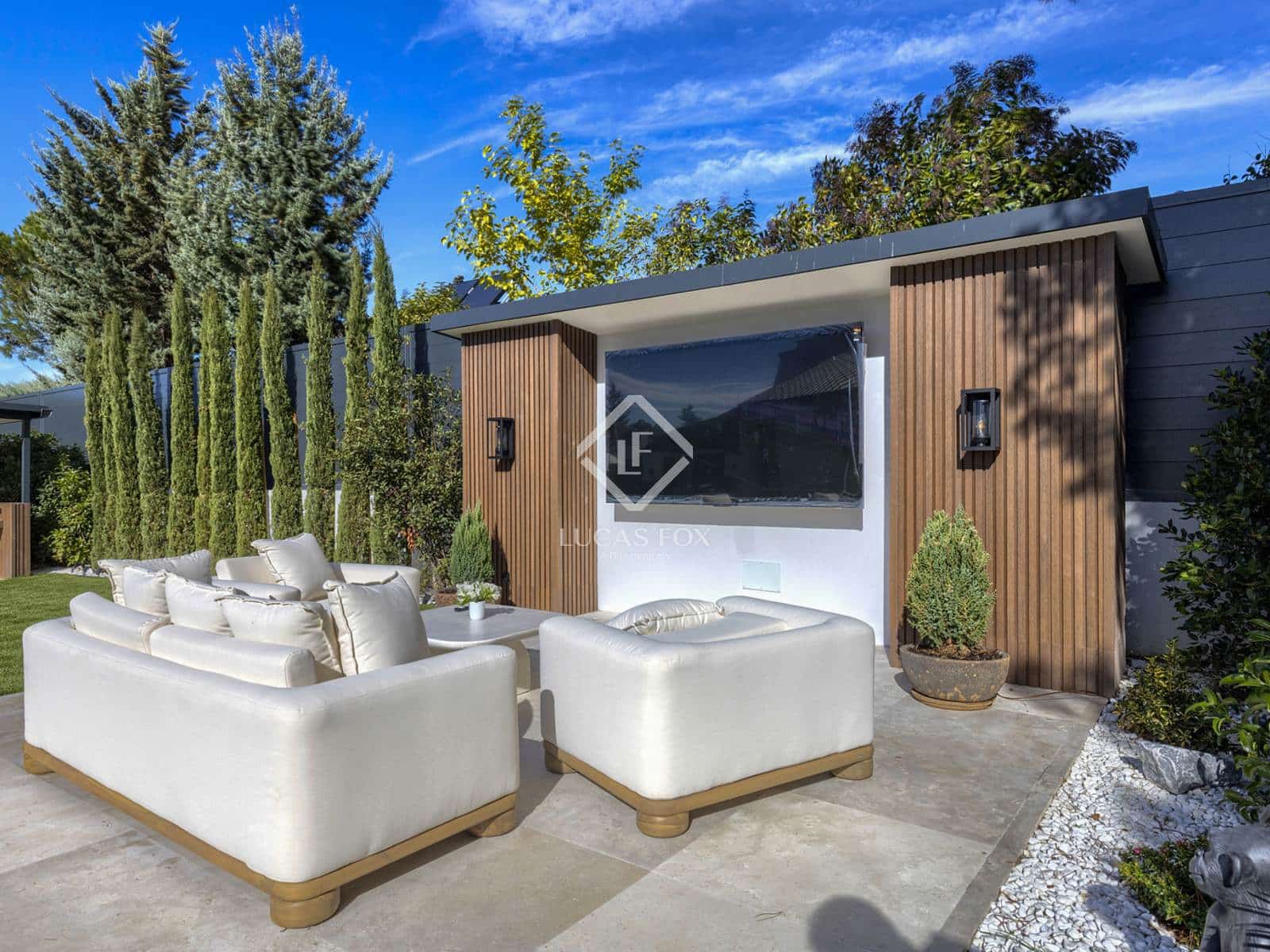 5 bedroom Villa for sale in Boadilla del Monte with pool garage - € 2,990,000 (Ref: 9388662)