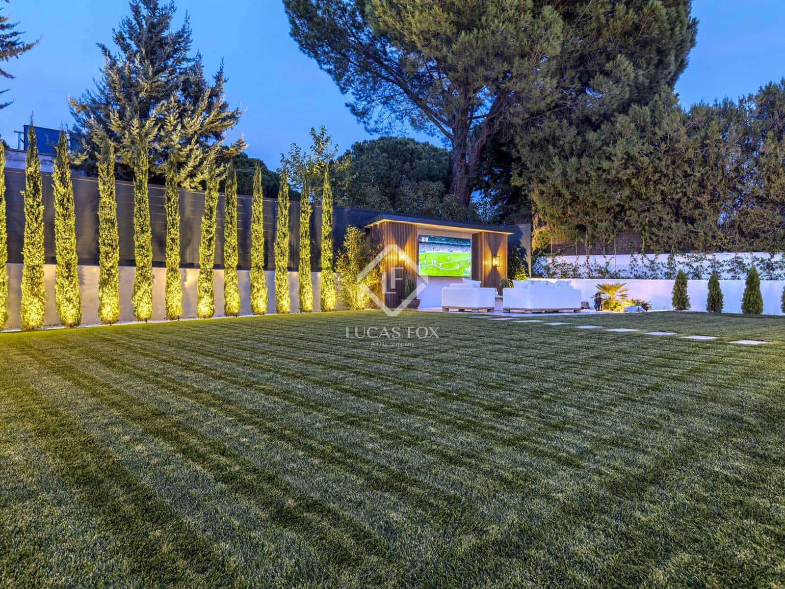 5 bedroom Villa for sale in Boadilla del Monte with pool garage - € 2,990,000 (Ref: 9388662)