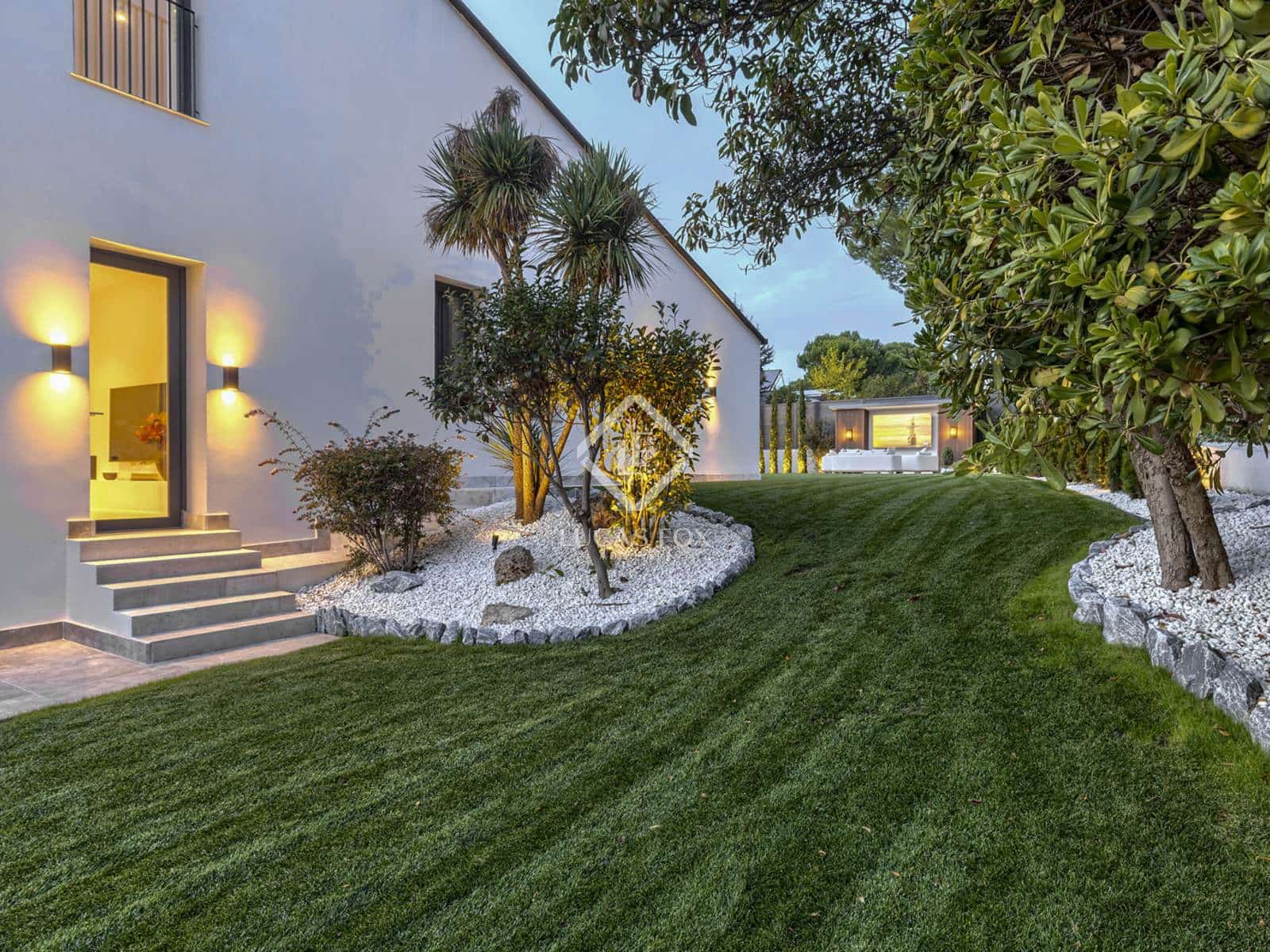 5 bedroom Villa for sale in Boadilla del Monte with pool garage - € 2,990,000 (Ref: 9388662)