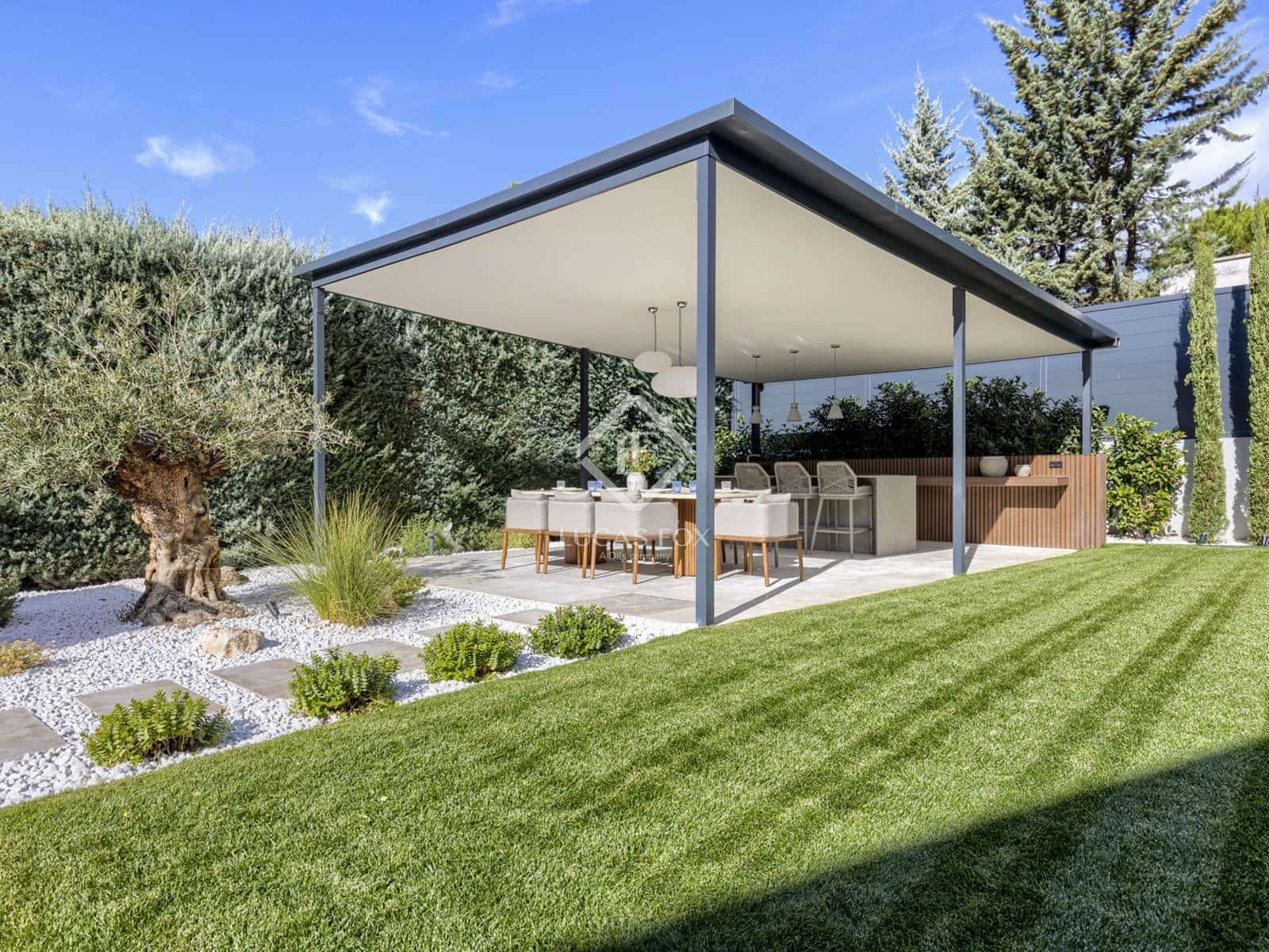 5 bedroom Villa for sale in Boadilla del Monte with pool garage - € 2,990,000 (Ref: 9388662)