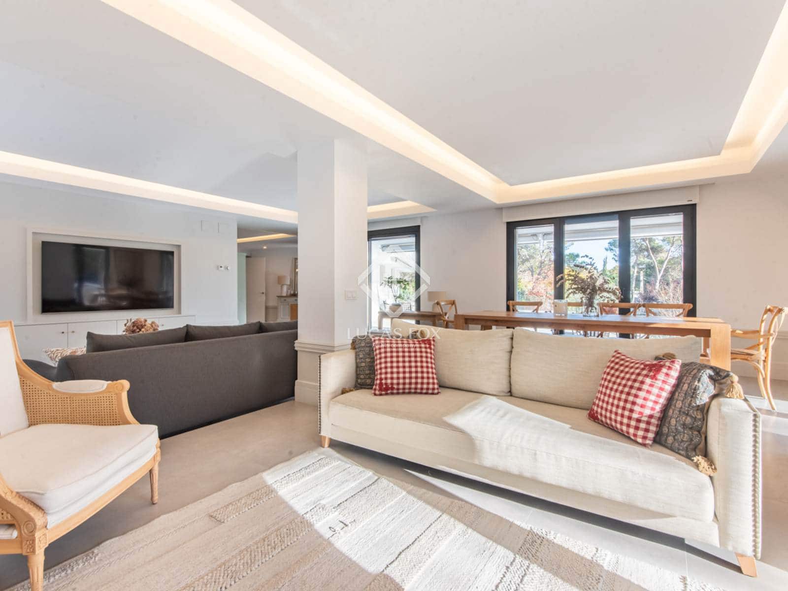 6 bedroom Villa for sale in Boadilla del Monte with pool garage - € 3,900,000 (Ref: 9388663)