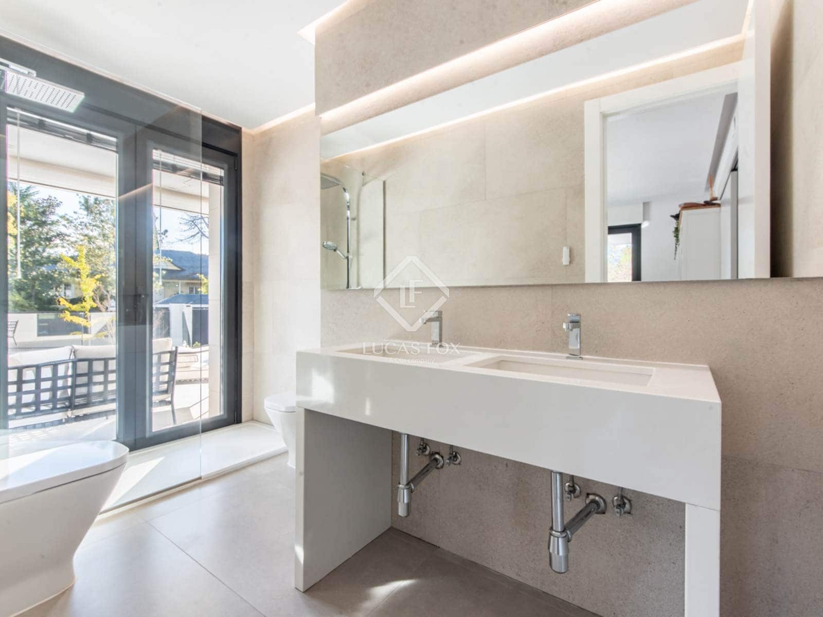 6 bedroom Villa for sale in Boadilla del Monte with pool garage - € 3,900,000 (Ref: 9388663)