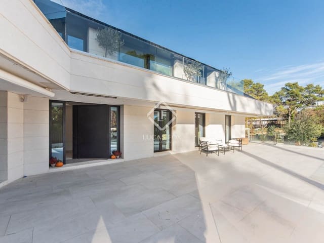 6 bedroom Villa for sale in Boadilla del Monte with pool garage - € 3,900,000 (Ref: 9388663)