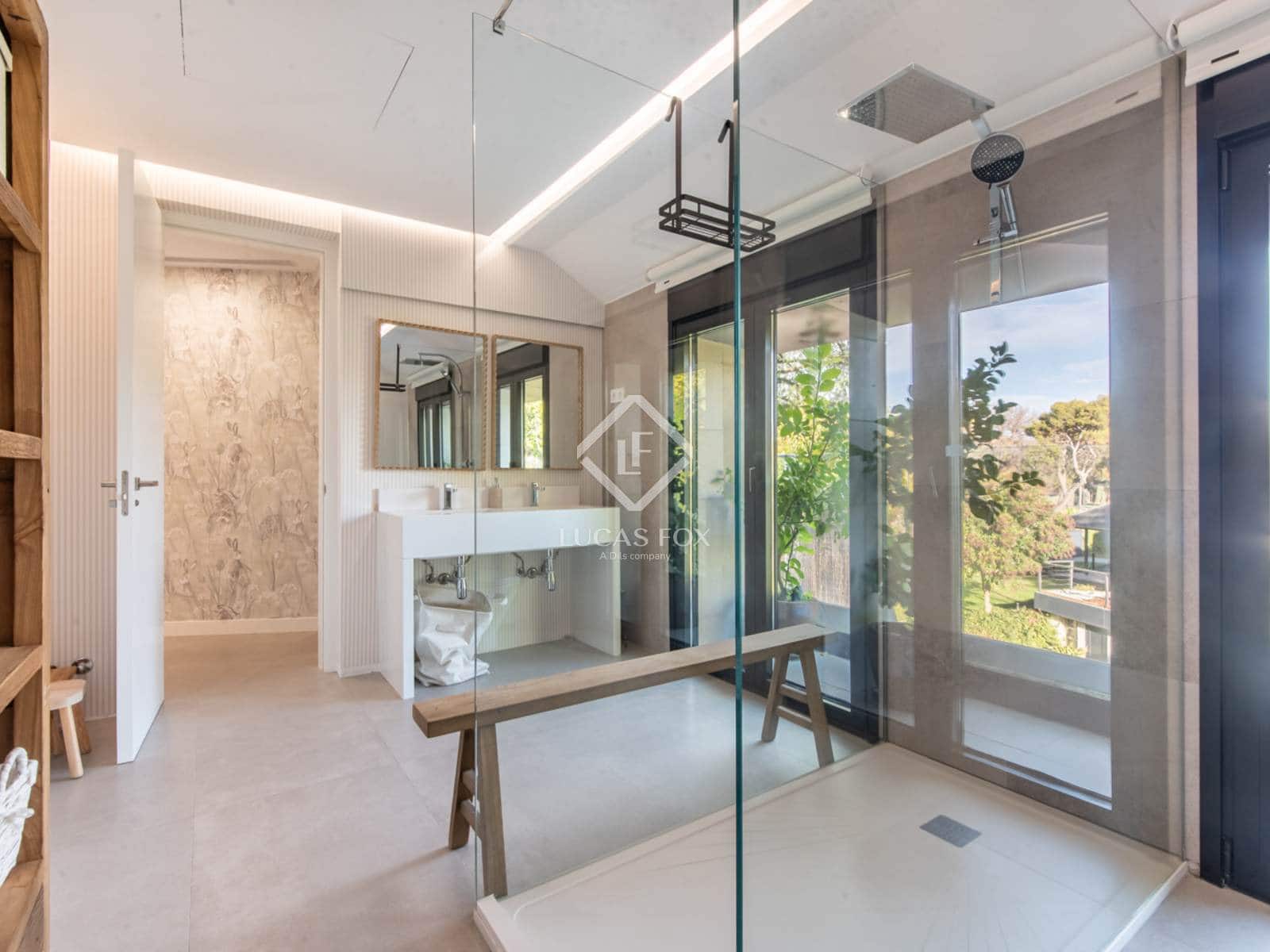 6 bedroom Villa for sale in Boadilla del Monte with pool garage - € 3,900,000 (Ref: 9388663)