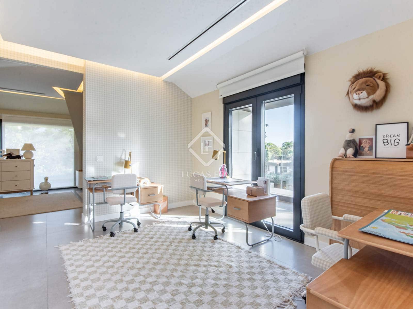 6 bedroom Villa for sale in Boadilla del Monte with pool garage - € 3,900,000 (Ref: 9388663)