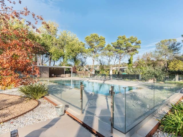 6 bedroom Villa for sale in Boadilla del Monte with pool garage - € 3,900,000 (Ref: 9388663)