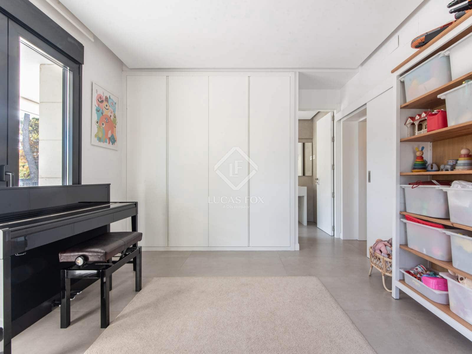 6 bedroom Villa for sale in Boadilla del Monte with pool garage - € 3,900,000 (Ref: 9388663)