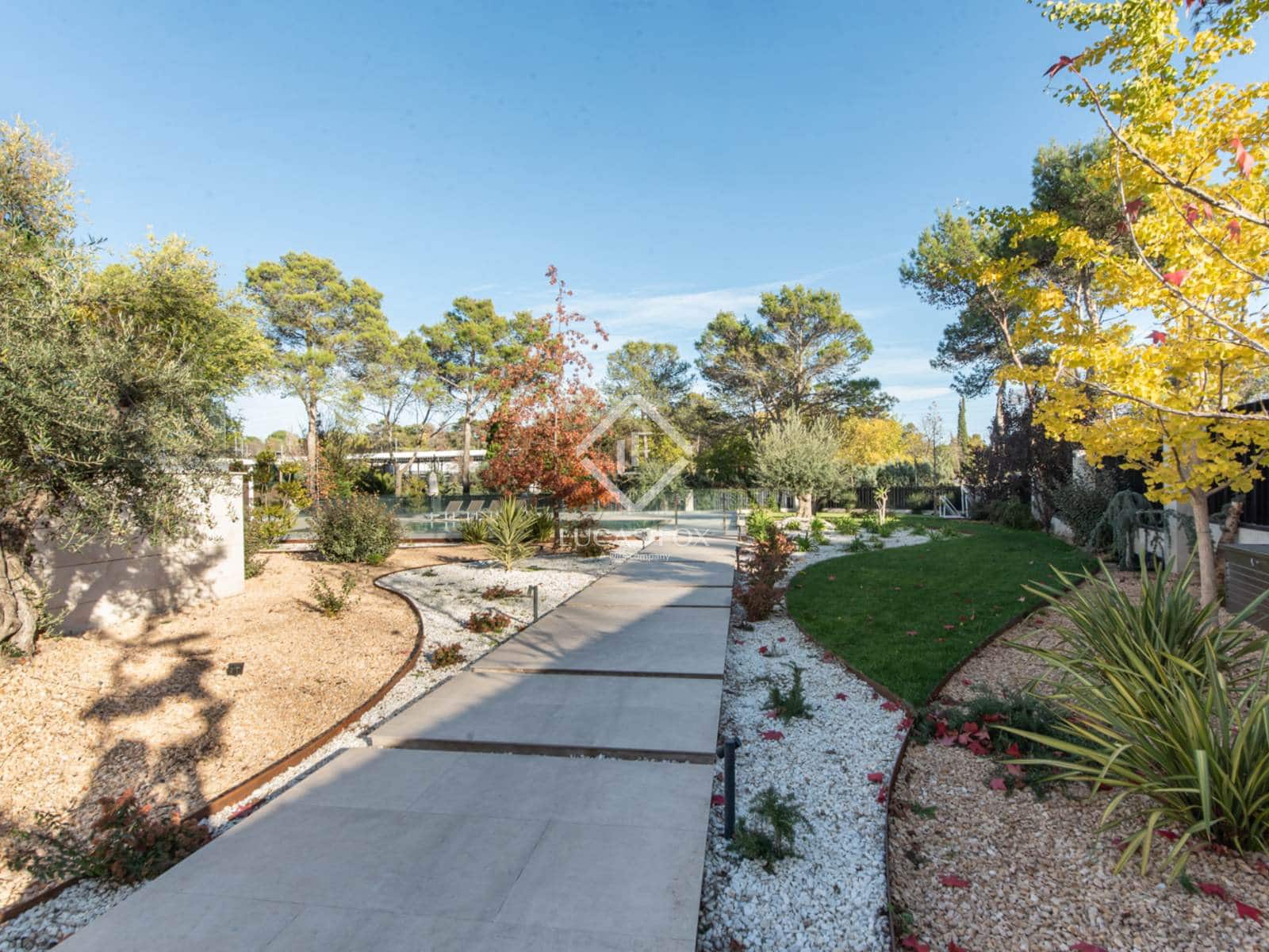 6 bedroom Villa for sale in Boadilla del Monte with pool garage - € 3,900,000 (Ref: 9388663)