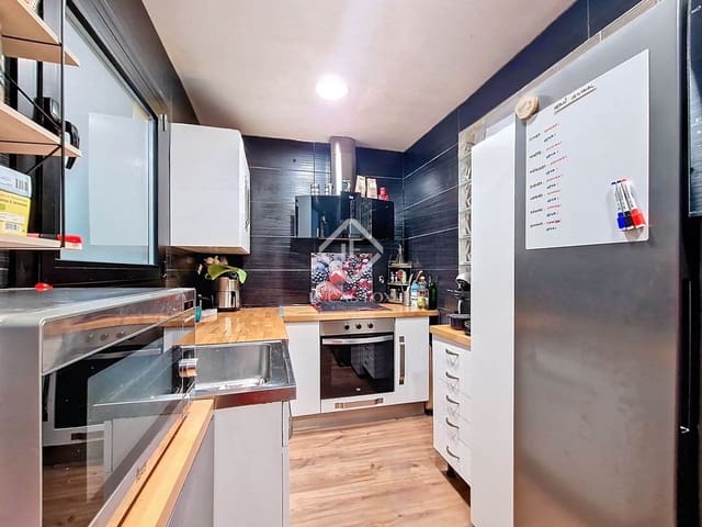 3 bedroom Villa for sale in Vilanova i la Geltrú - € 270,000 (Ref: 9388665)