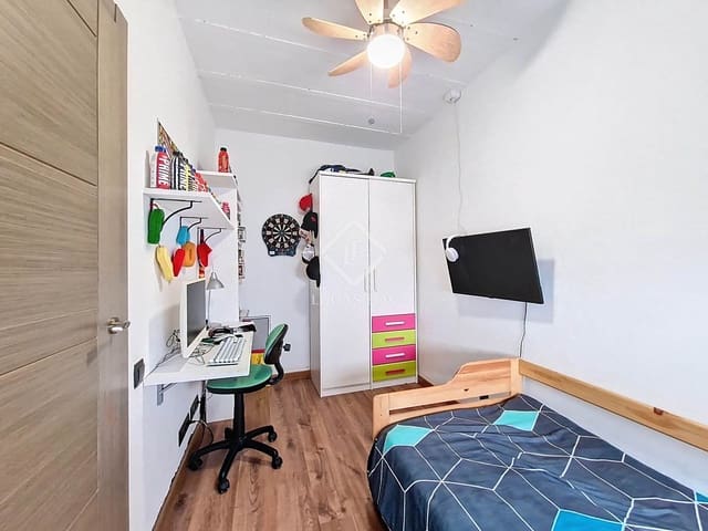 3 bedroom Villa for sale in Vilanova i la Geltrú - € 270,000 (Ref: 9388665)