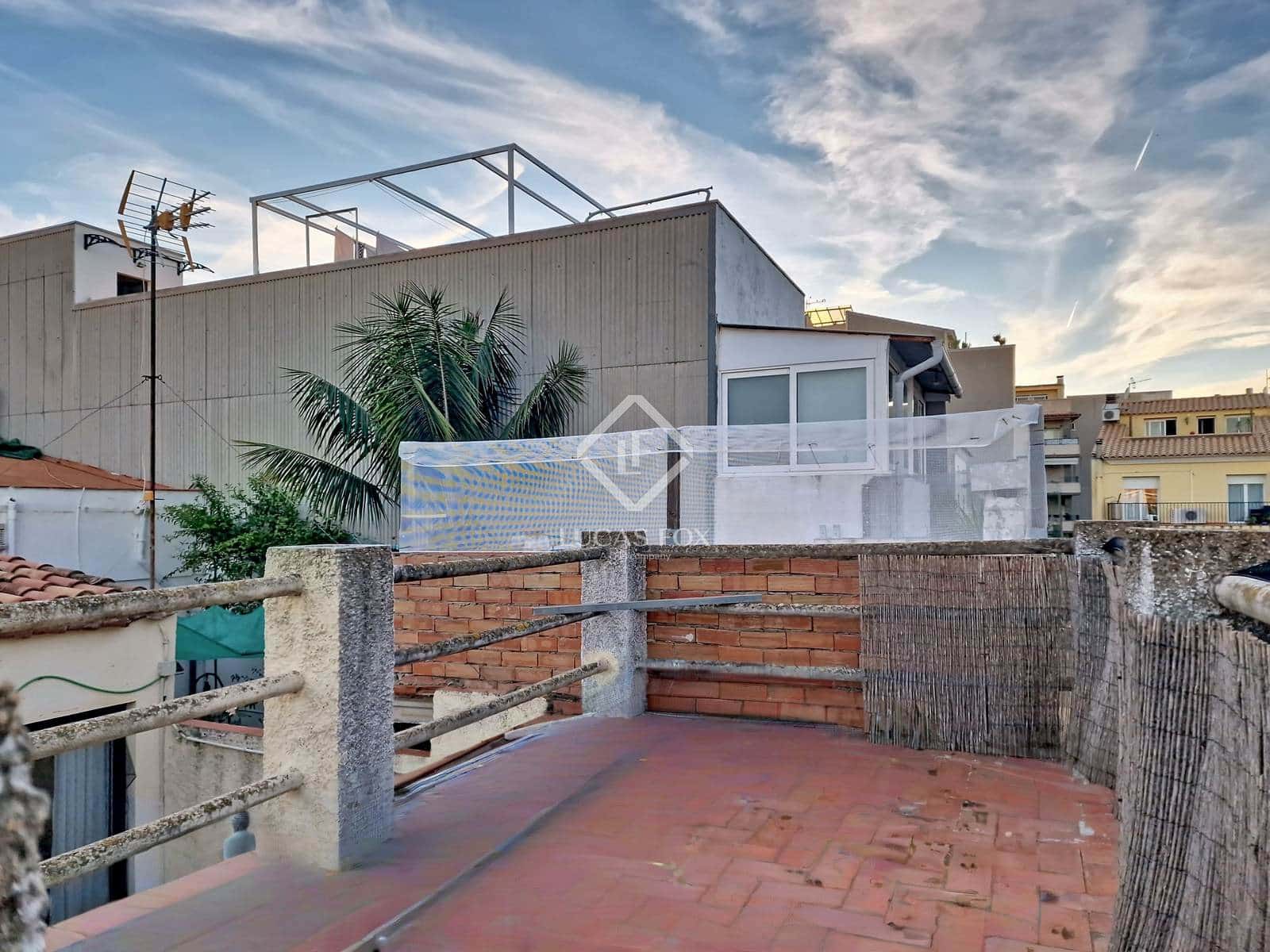 3 bedroom Villa for sale in Vilanova i la Geltru - € 270,000 (Ref: 9388665)