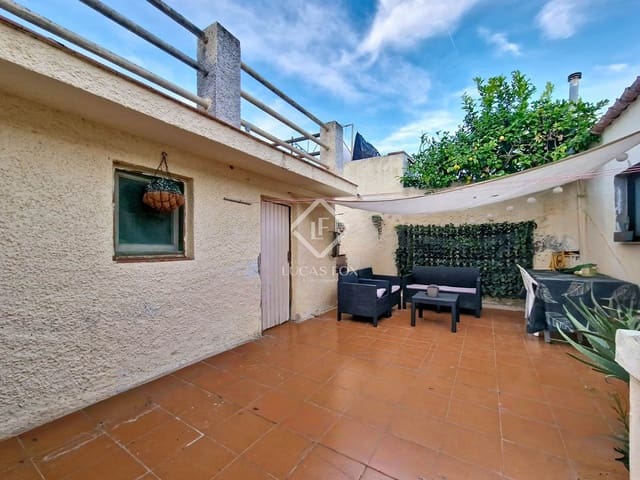 3 bedroom Villa for sale in Vilanova i la Geltrú - € 270,000 (Ref: 9388665)