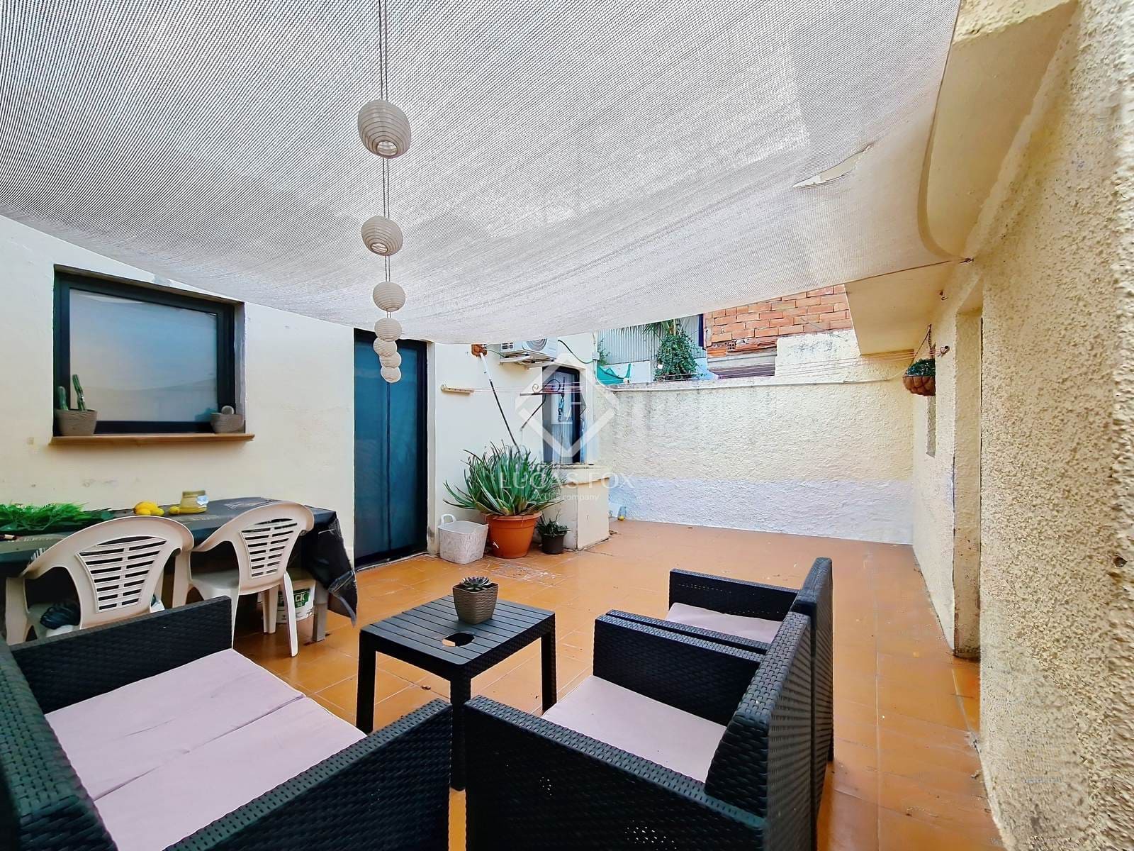 3 bedroom Villa for sale in Vilanova i la Geltru - € 270,000 (Ref: 9388665)