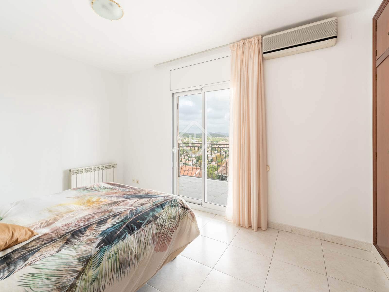 5 bedroom Villa for sale in Castelldefels with pool garage - € 1,590,000 (Ref: 9388666)