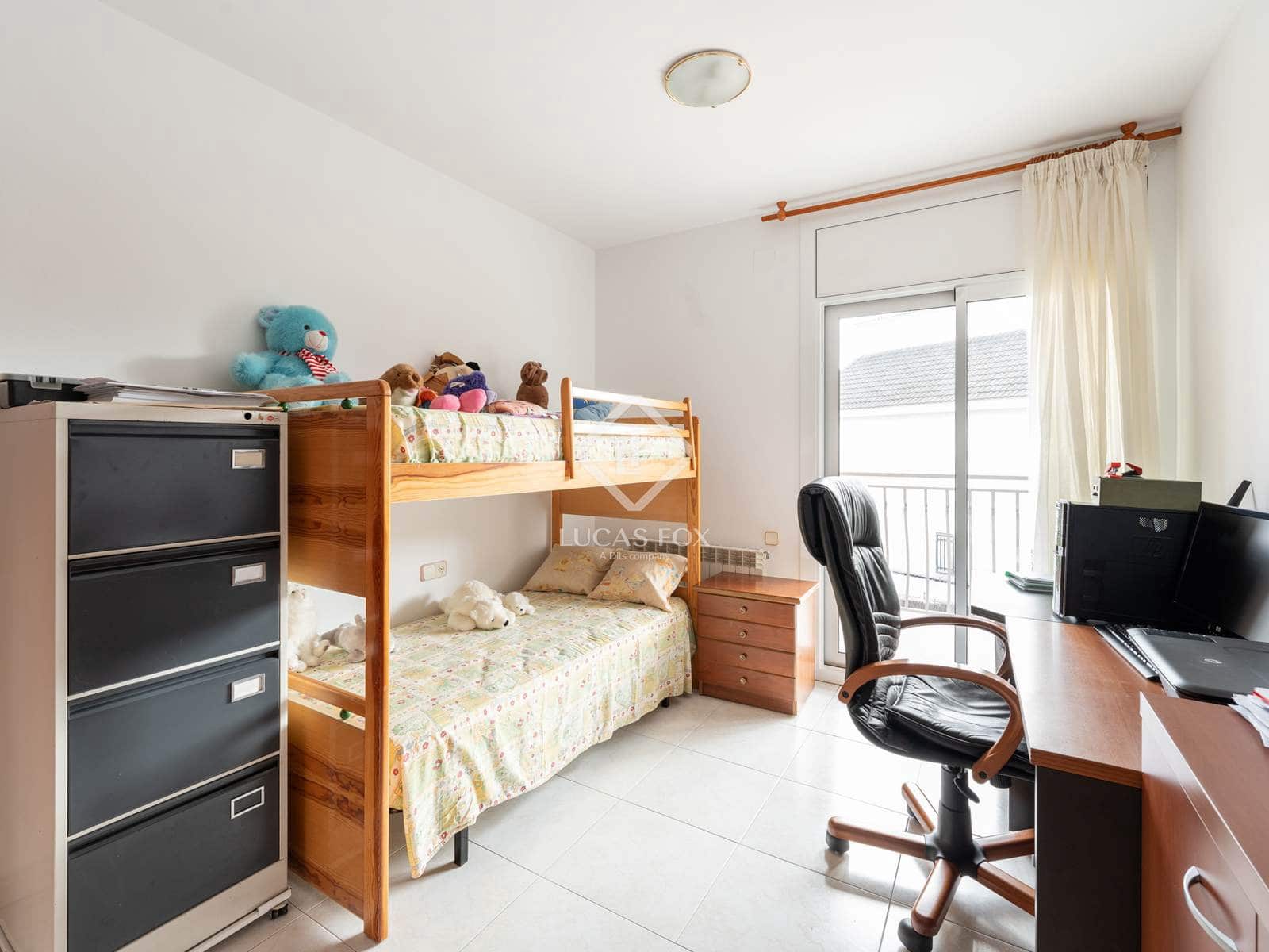 5 bedroom Villa for sale in Castelldefels with pool garage - € 1,590,000 (Ref: 9388666)