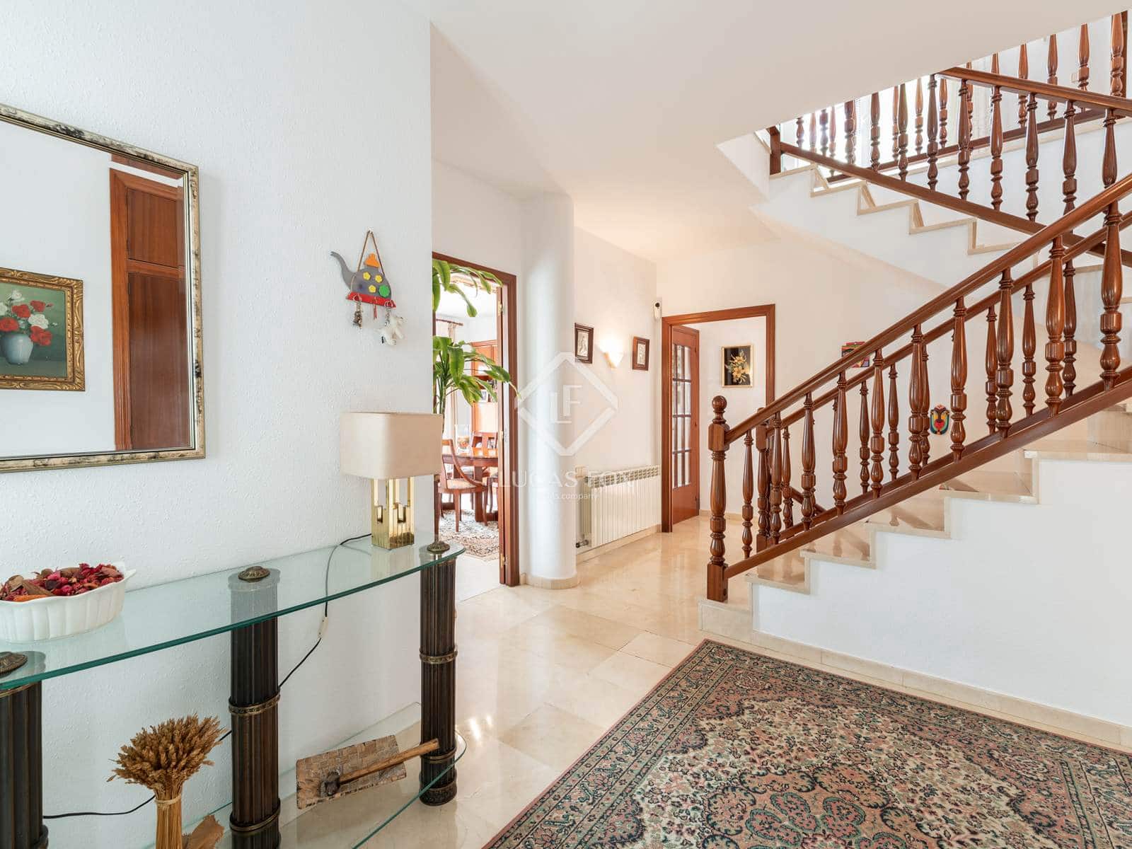 5 bedroom Villa for sale in Castelldefels with pool garage - € 1,590,000 (Ref: 9388666)