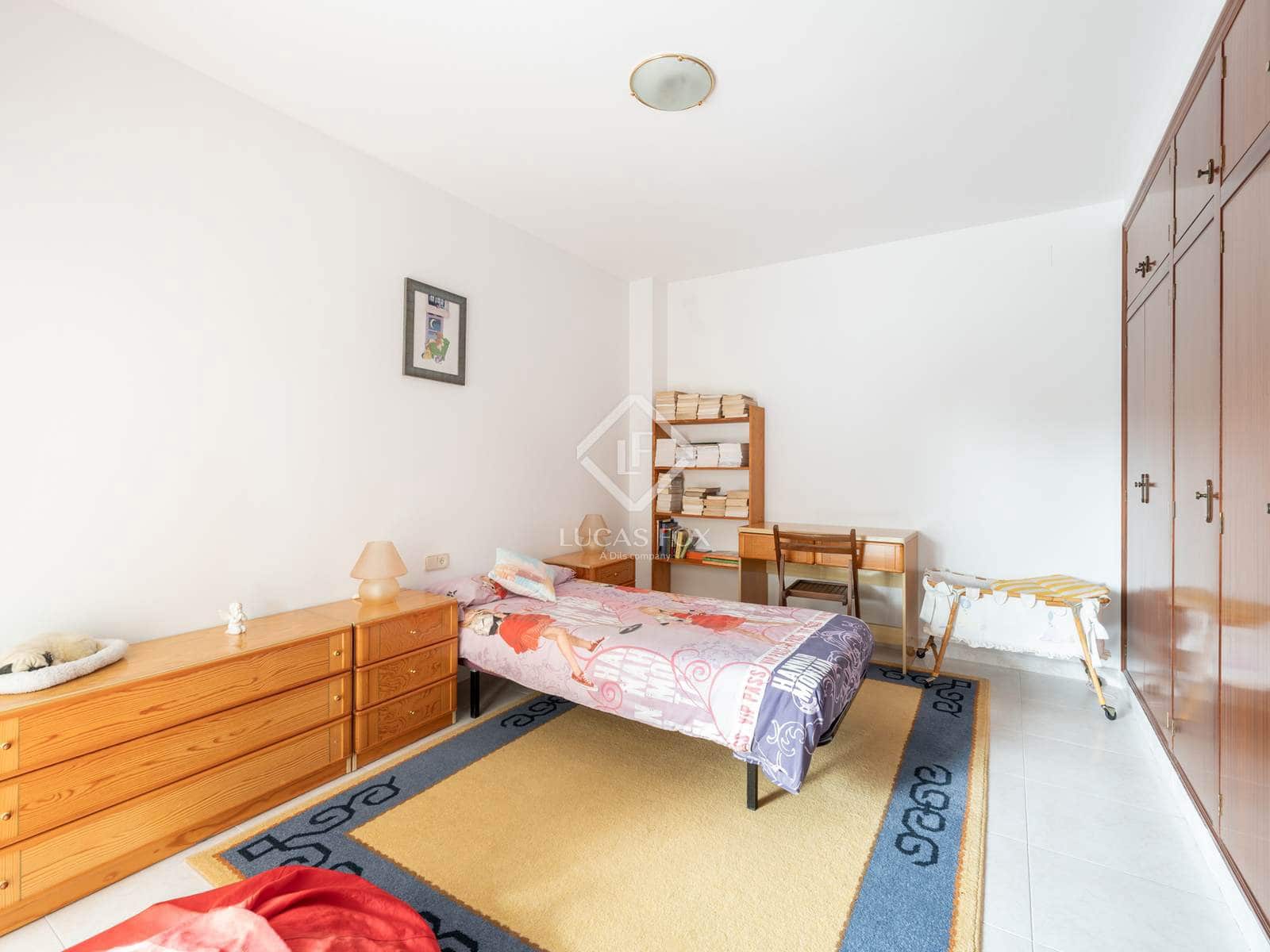 5 bedroom Villa for sale in Castelldefels with pool garage - € 1,590,000 (Ref: 9388666)