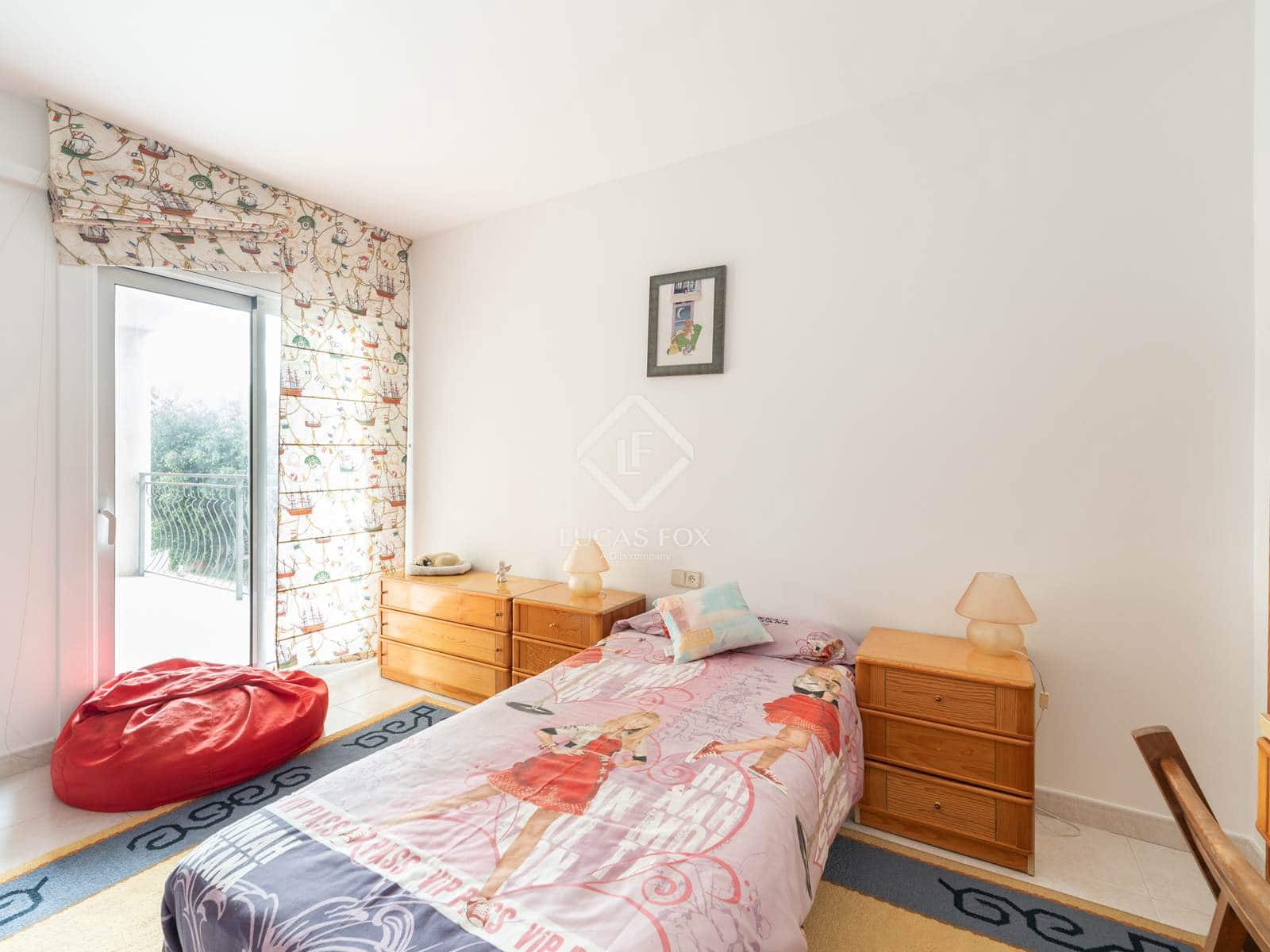 5 bedroom Villa for sale in Castelldefels with pool garage - € 1,590,000 (Ref: 9388666)