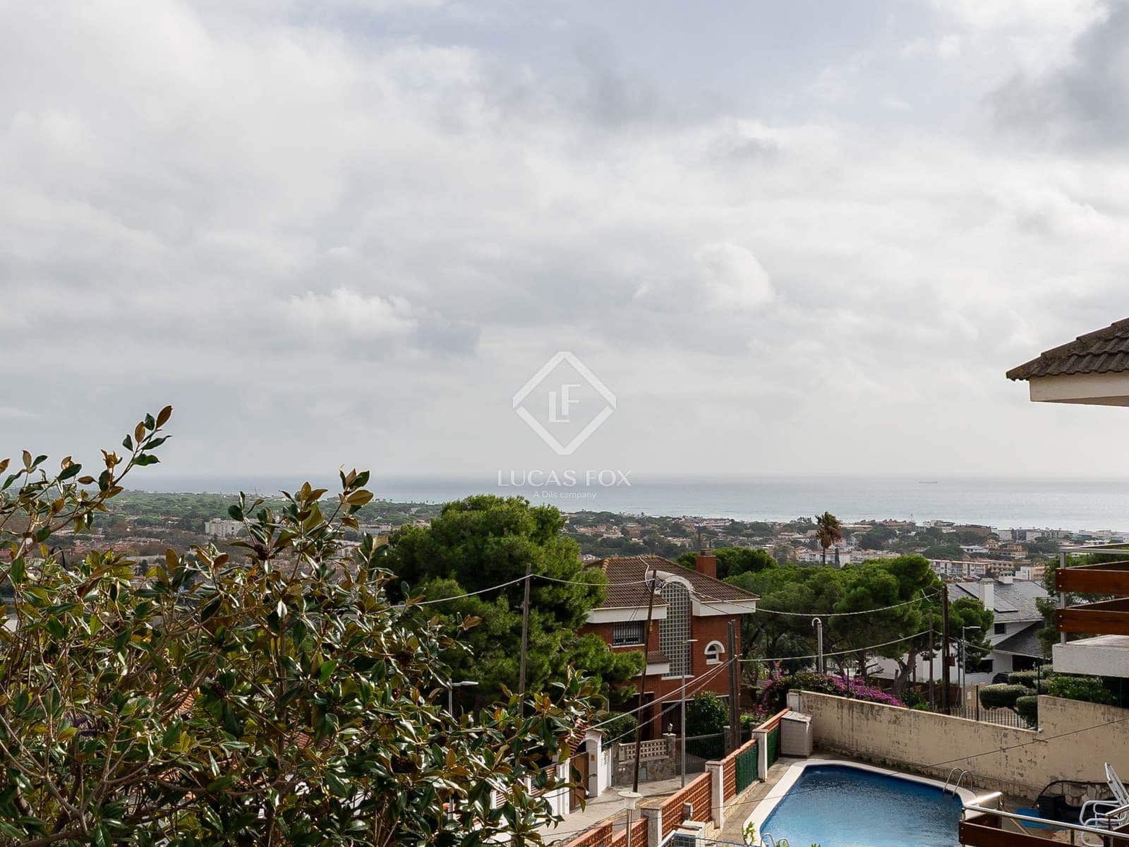 5 bedroom Villa for sale in Castelldefels with pool garage - € 1,590,000 (Ref: 9388666)