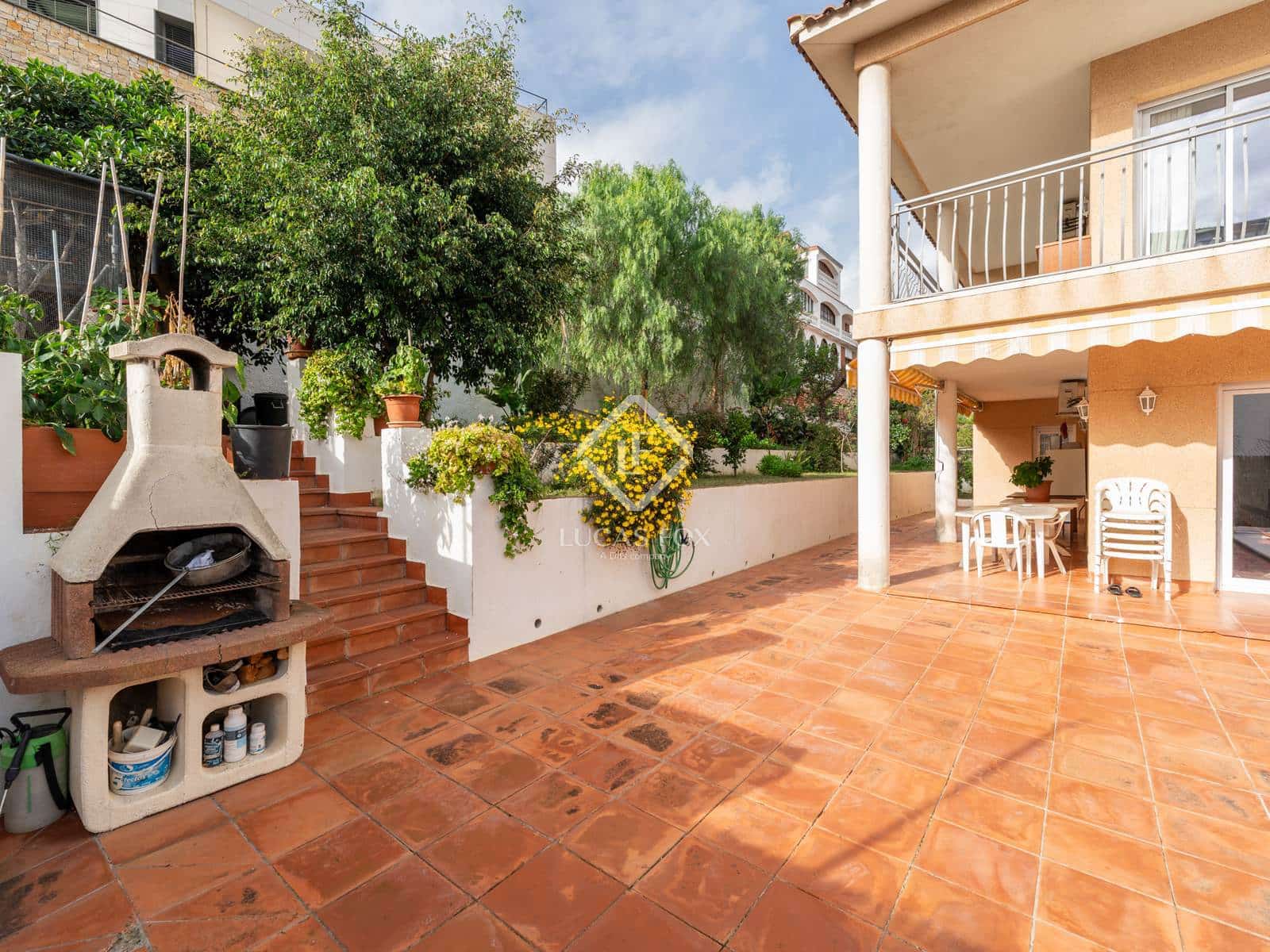 5 bedroom Villa for sale in Castelldefels with pool garage - € 1,590,000 (Ref: 9388666)