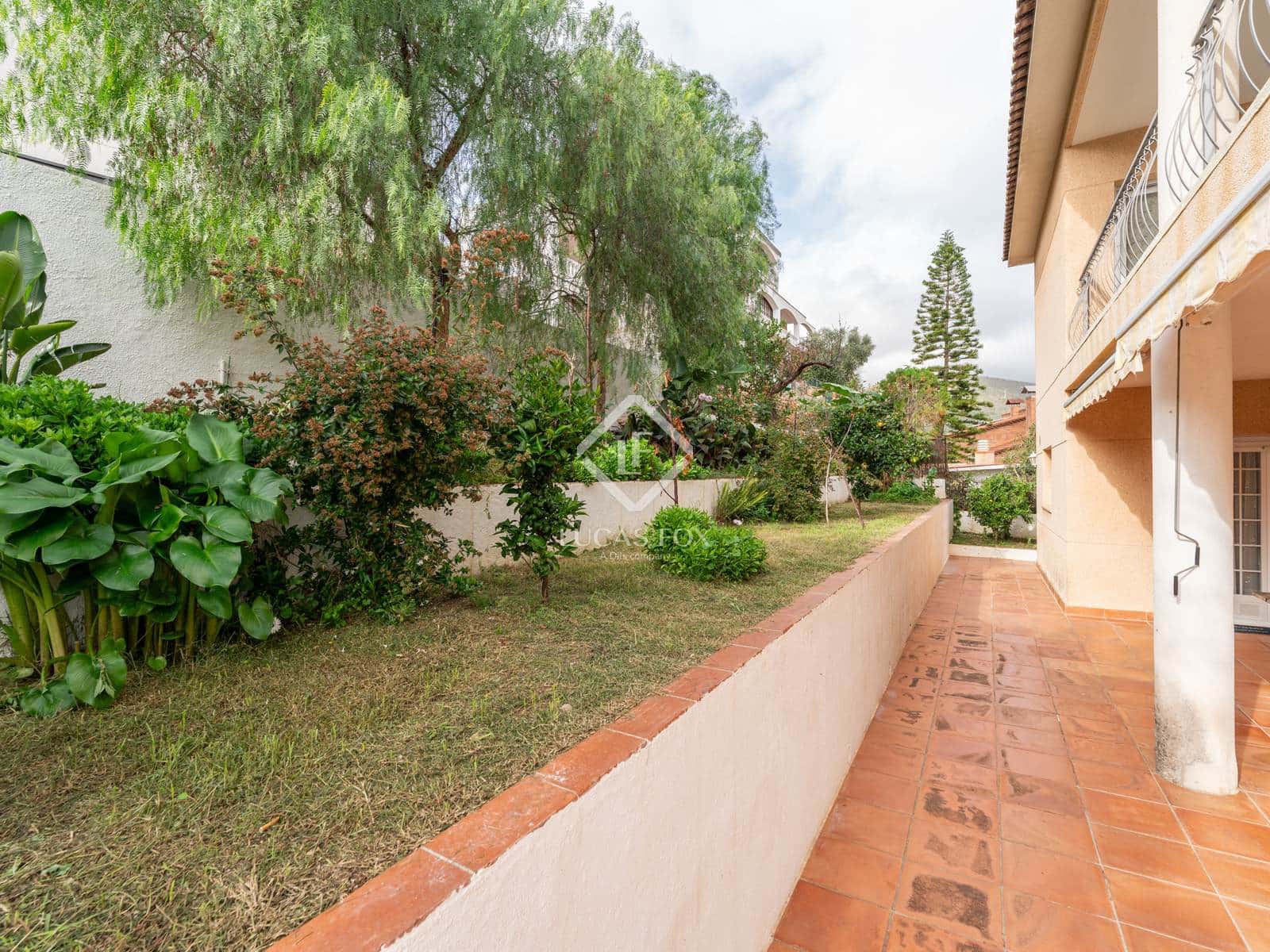 5 bedroom Villa for sale in Castelldefels with pool garage - € 1,590,000 (Ref: 9388666)