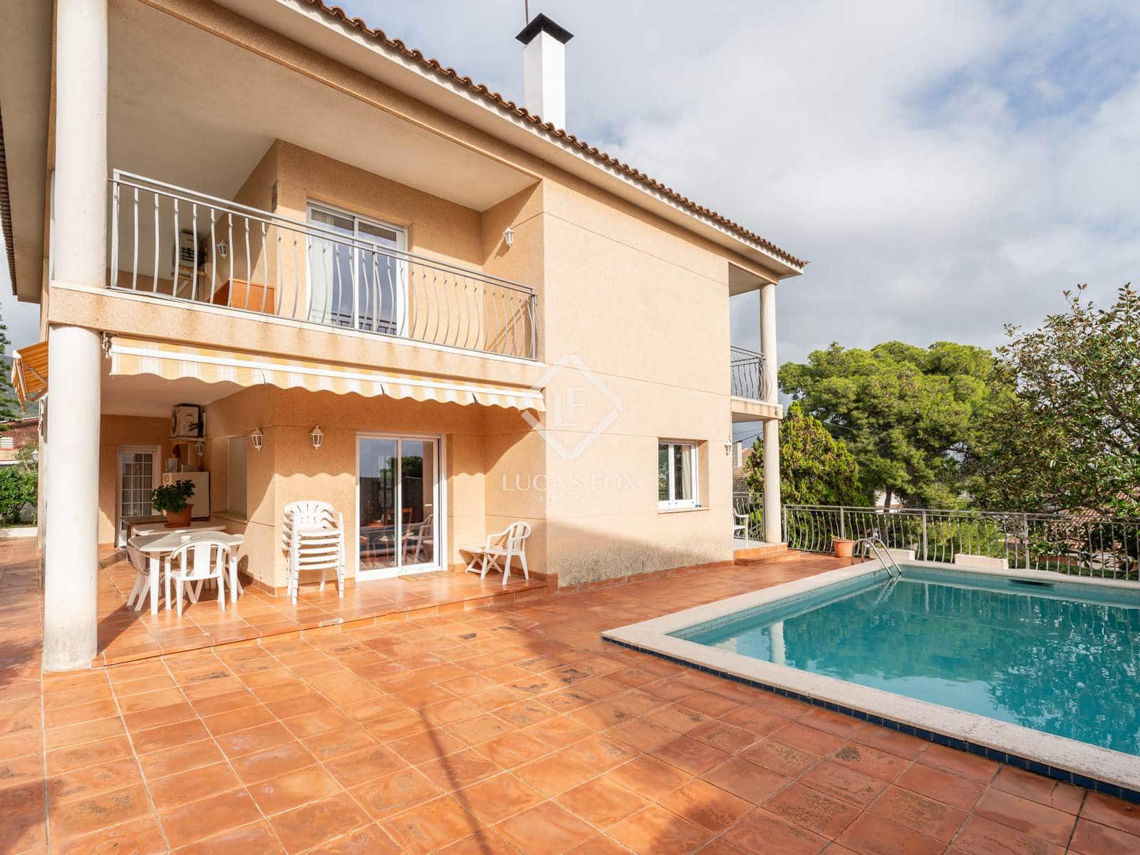 5 bedroom Villa for sale in Castelldefels with pool garage - € 1,590,000 (Ref: 9388666)