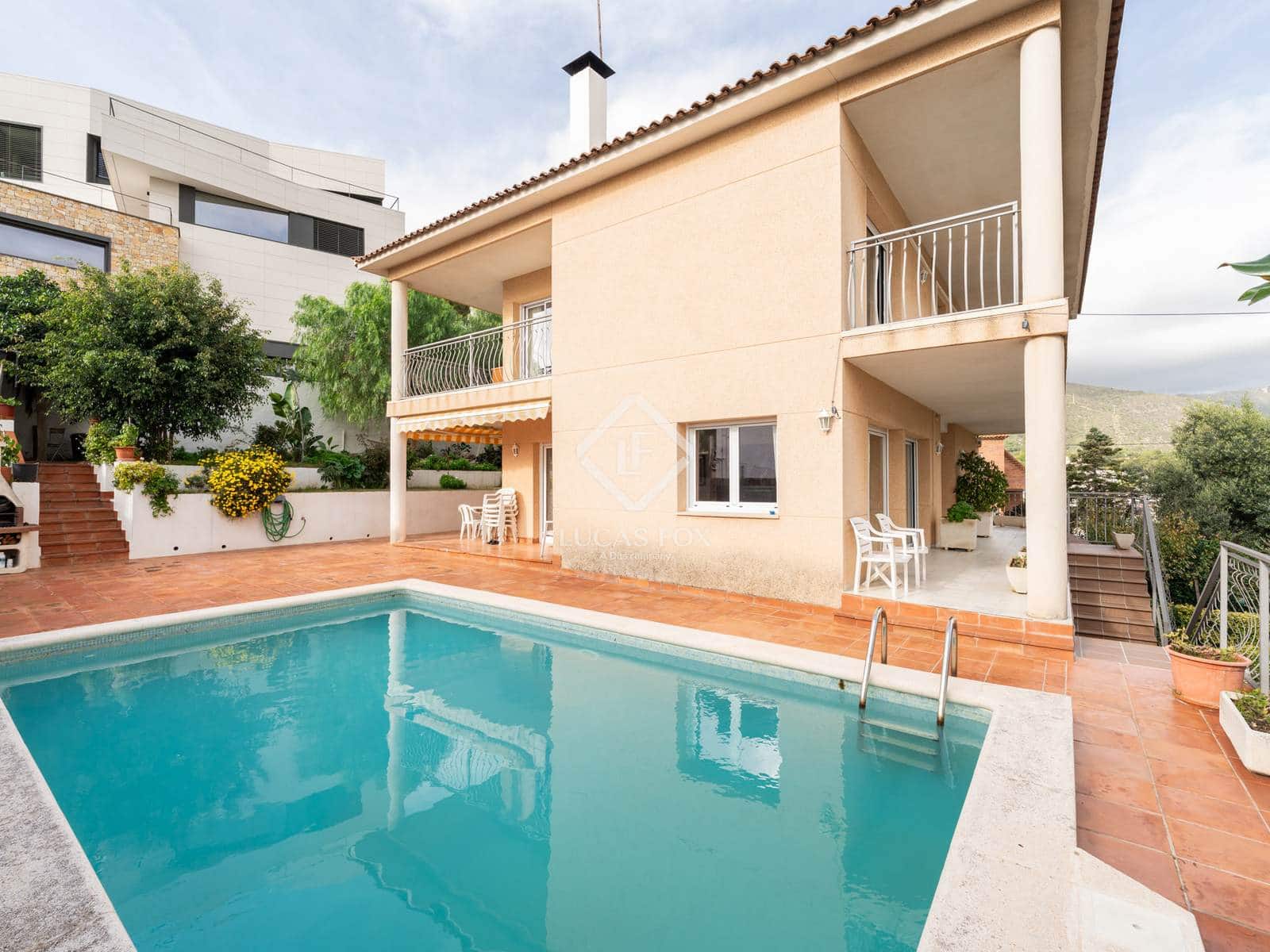 5 bedroom Villa for sale in Castelldefels with pool garage - € 1,590,000 (Ref: 9388666)