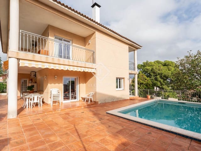 5 makuuhuone Huvila myytävänä paikassa Castelldefels mukana uima-altaan 
autotalli - 1 590 000 € (Ref: 9388666)