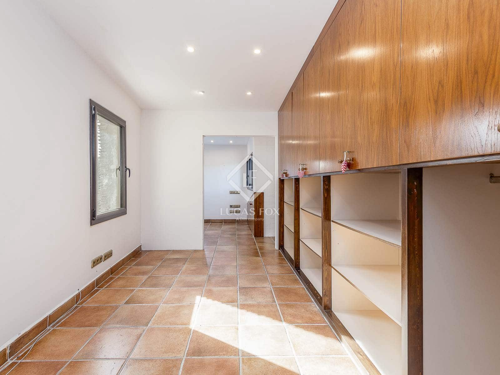 Chalet de 6 habitaciones en Barcelona ciudad en venta con piscina garaje - 1.640.000 € (Ref: 9389928)