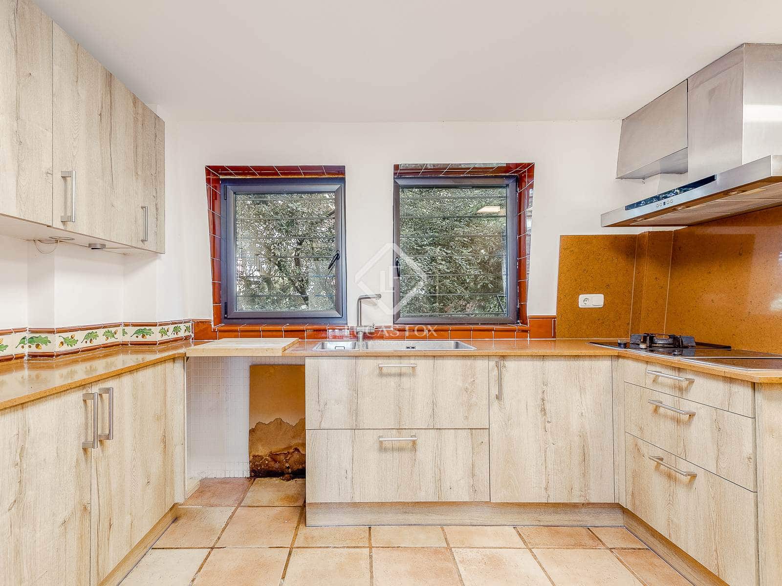 Chalet de 6 habitaciones en Barcelona ciudad en venta con piscina garaje - 1.640.000 € (Ref: 9389928)