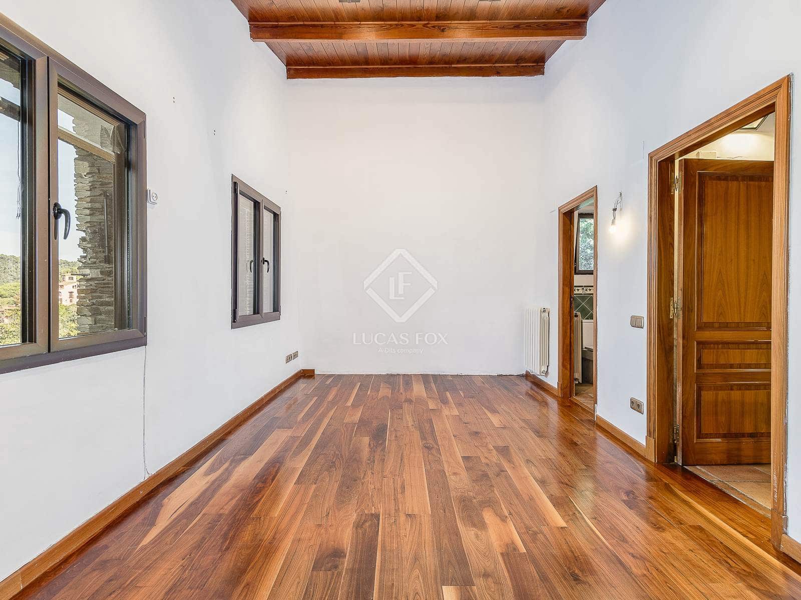 Chalet de 6 habitaciones en Barcelona ciudad en venta con piscina garaje - 1.640.000 € (Ref: 9389928)