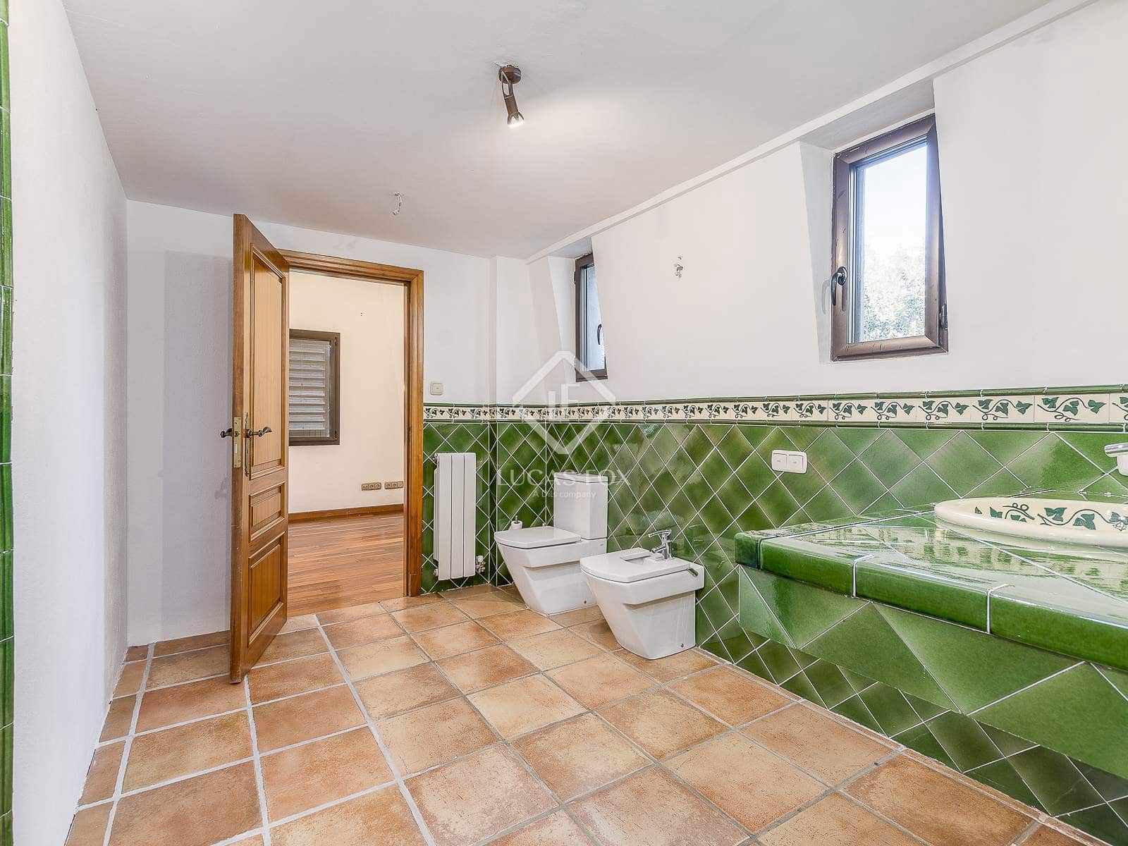 Chalet de 6 habitaciones en Barcelona ciudad en venta con piscina garaje - 1.640.000 € (Ref: 9389928)