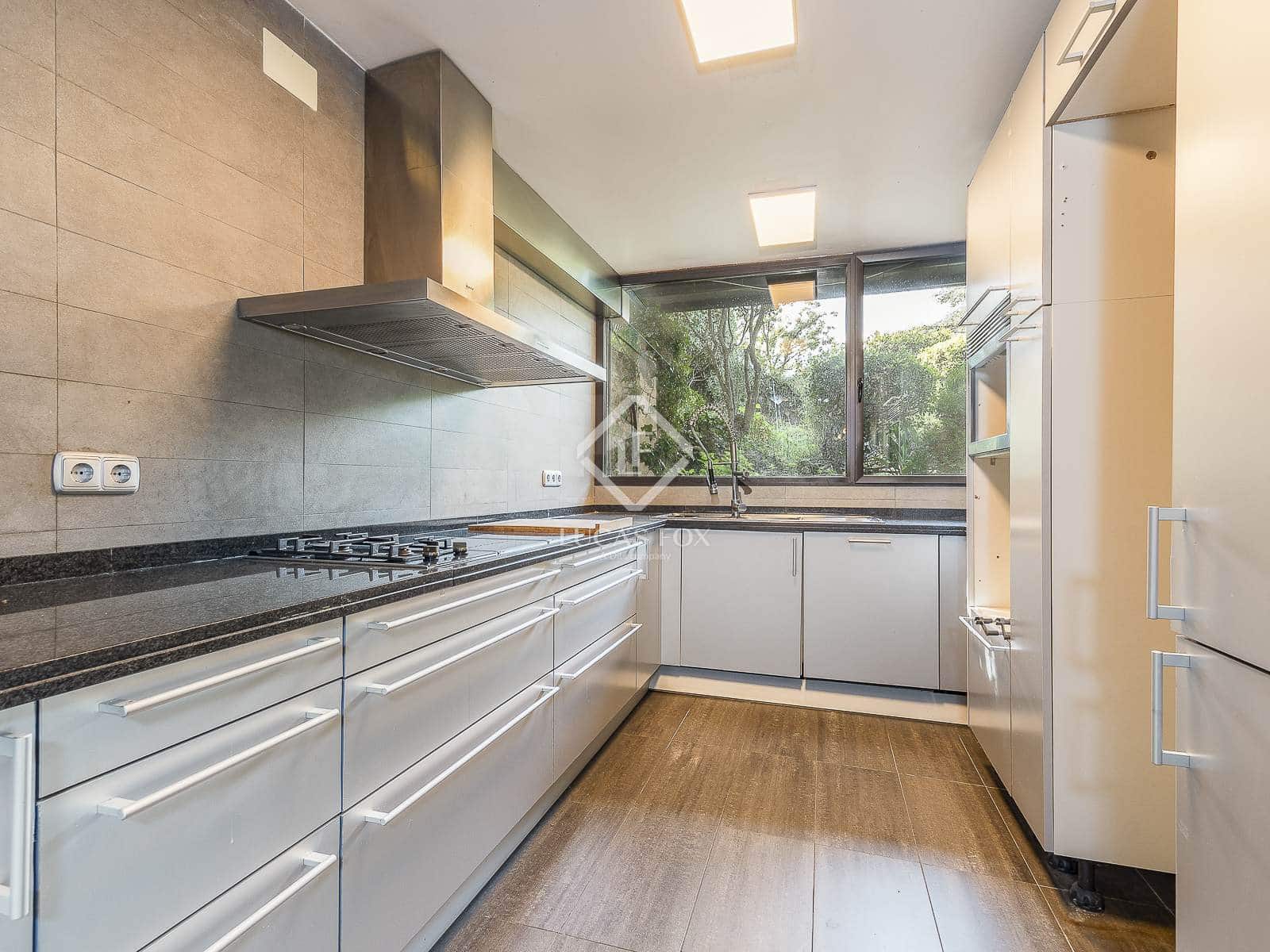 Chalet de 6 habitaciones en Barcelona ciudad en venta con piscina garaje - 1.640.000 € (Ref: 9389928)