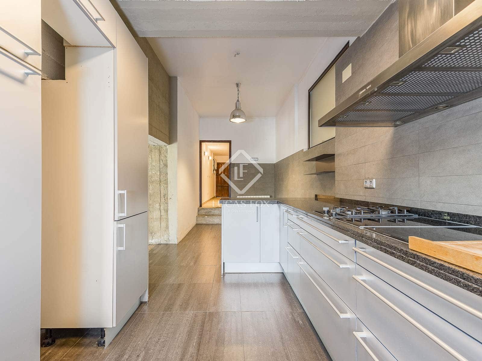 Chalet de 6 habitaciones en Barcelona ciudad en venta con piscina garaje - 1.640.000 € (Ref: 9389928)