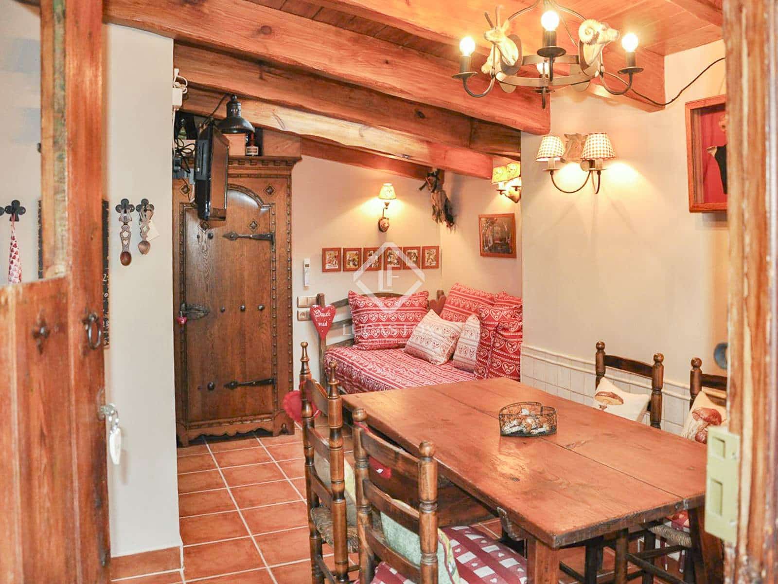 Chalet de 6 habitaciones en Barcelona ciudad en venta con piscina garaje - 1.640.000 € (Ref: 9389928)